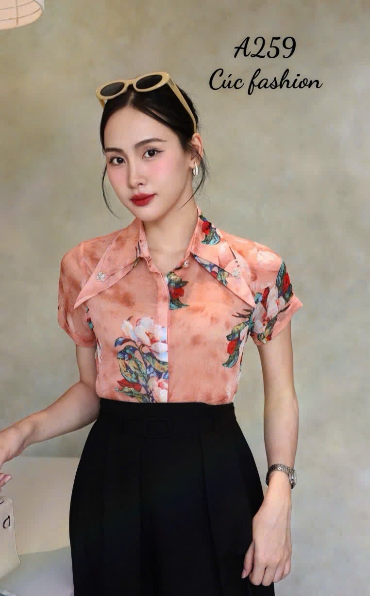 A259 Áo sơ mi hoa cổ nhọn đính đá