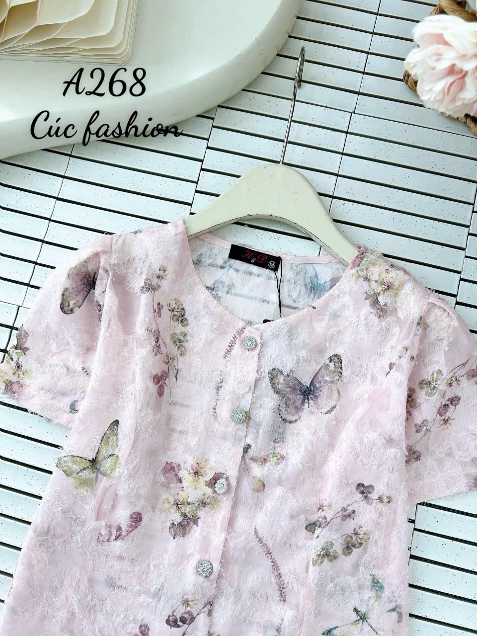 A268 Áo lông cổ tròn cúc ngọc