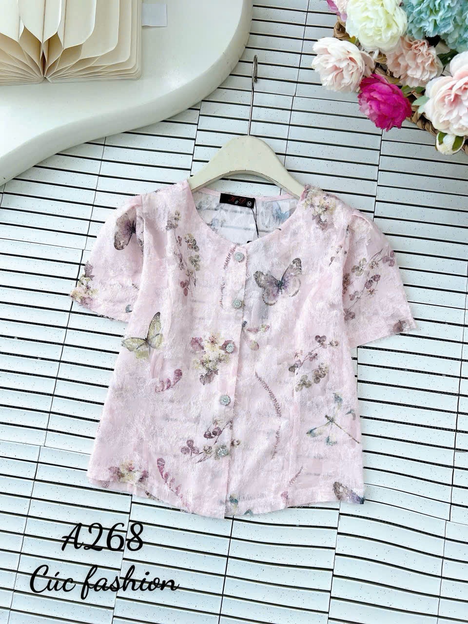 A268 Áo lông cổ tròn cúc ngọc