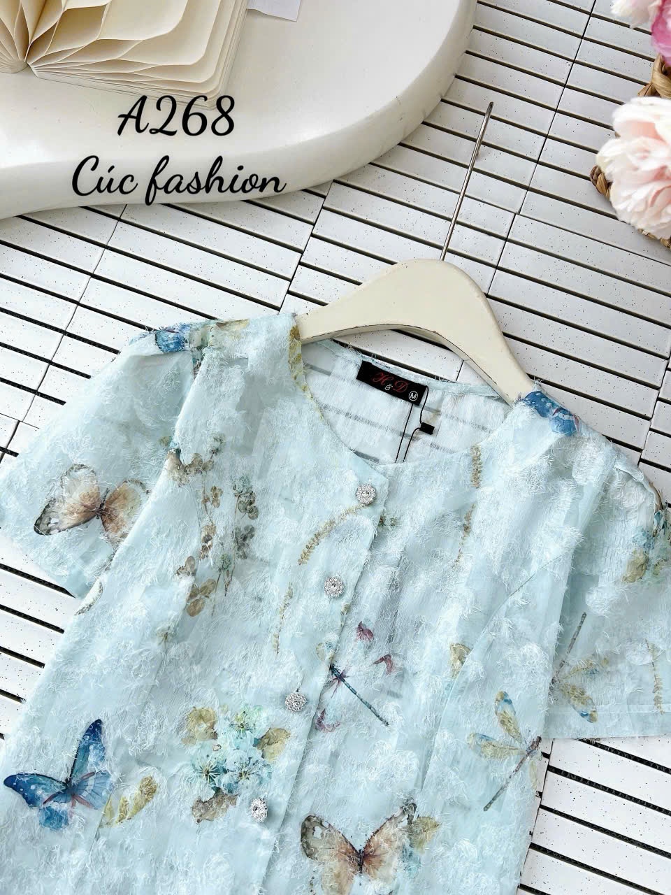 A268 Áo lông cổ tròn cúc ngọc