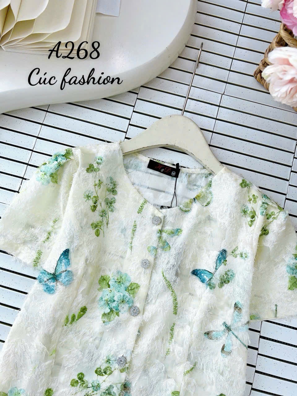 A268 Áo lông cổ tròn cúc ngọc