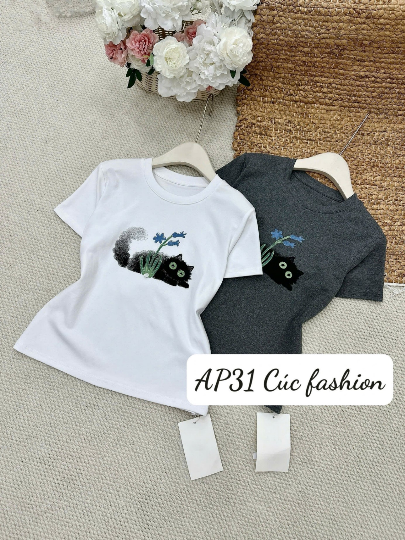 AP31 Áo phông mèo đen