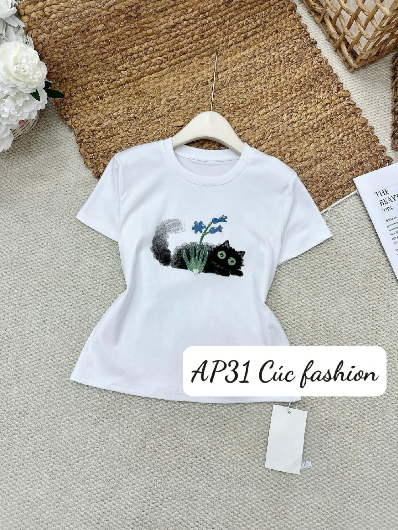 AP31 Áo phông mèo đen