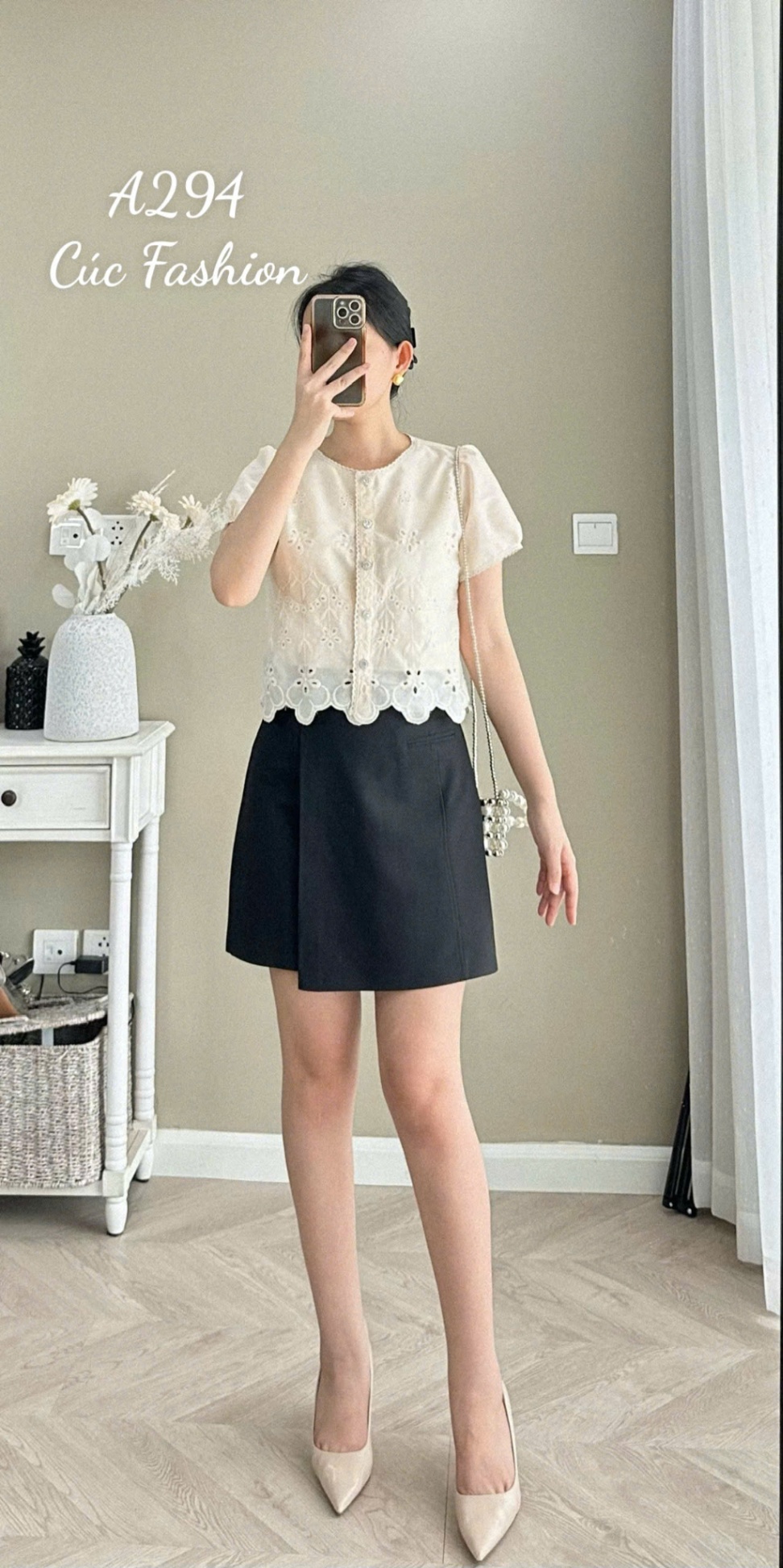 A294 Áo cúc ngọc thêu họa tiết