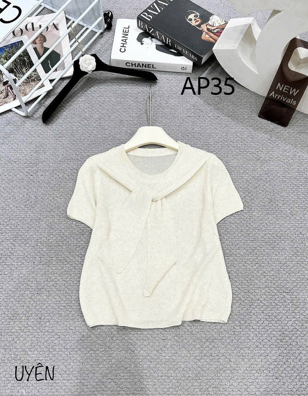 AP35 Áo len mongtoghi cộc tay kem khăn