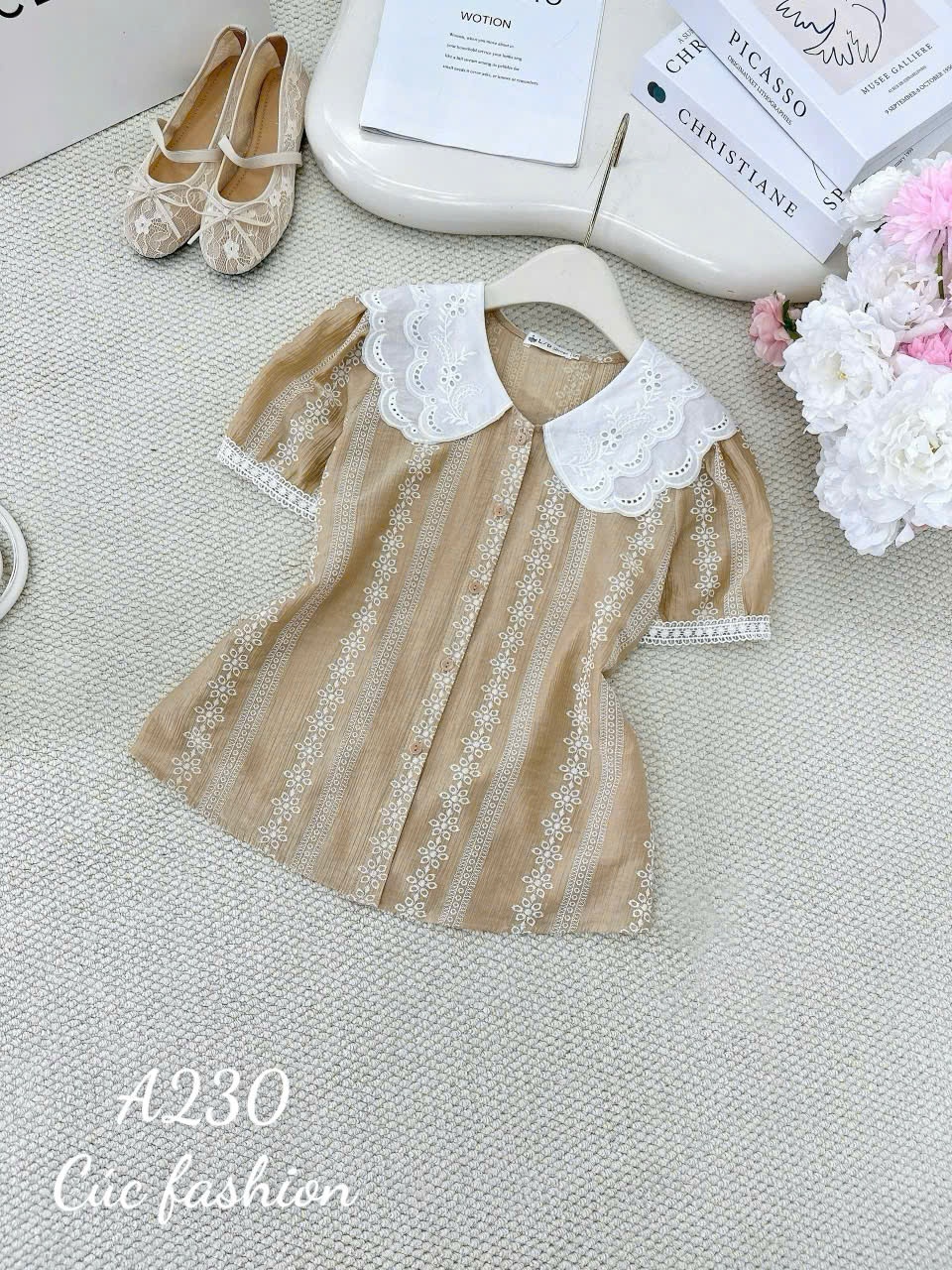 A300 Áo họa tiết cổ lượn