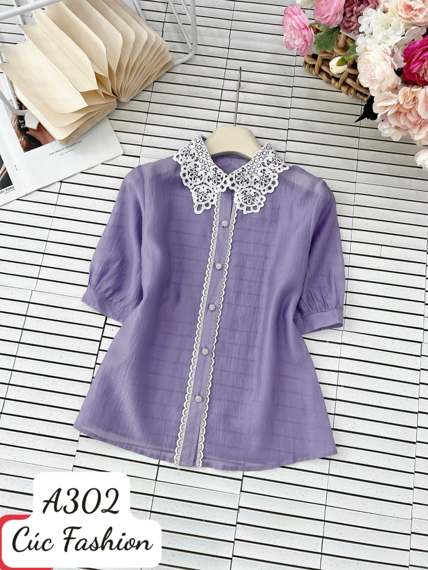 A302 Áo sơ mi cổ ren cúc ngọc