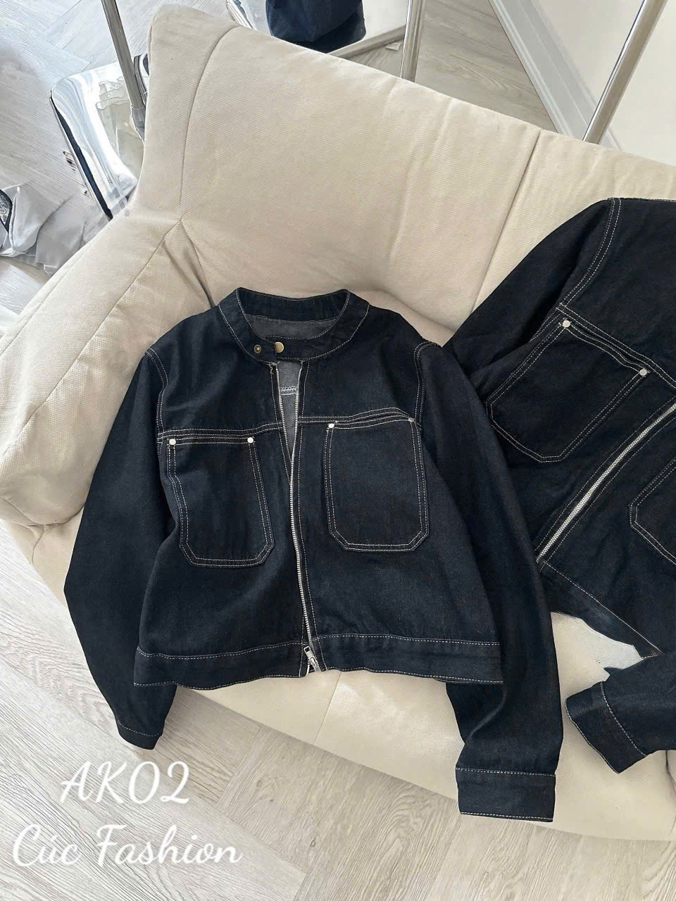 AK02 Áo khoác jeans cổ tròn