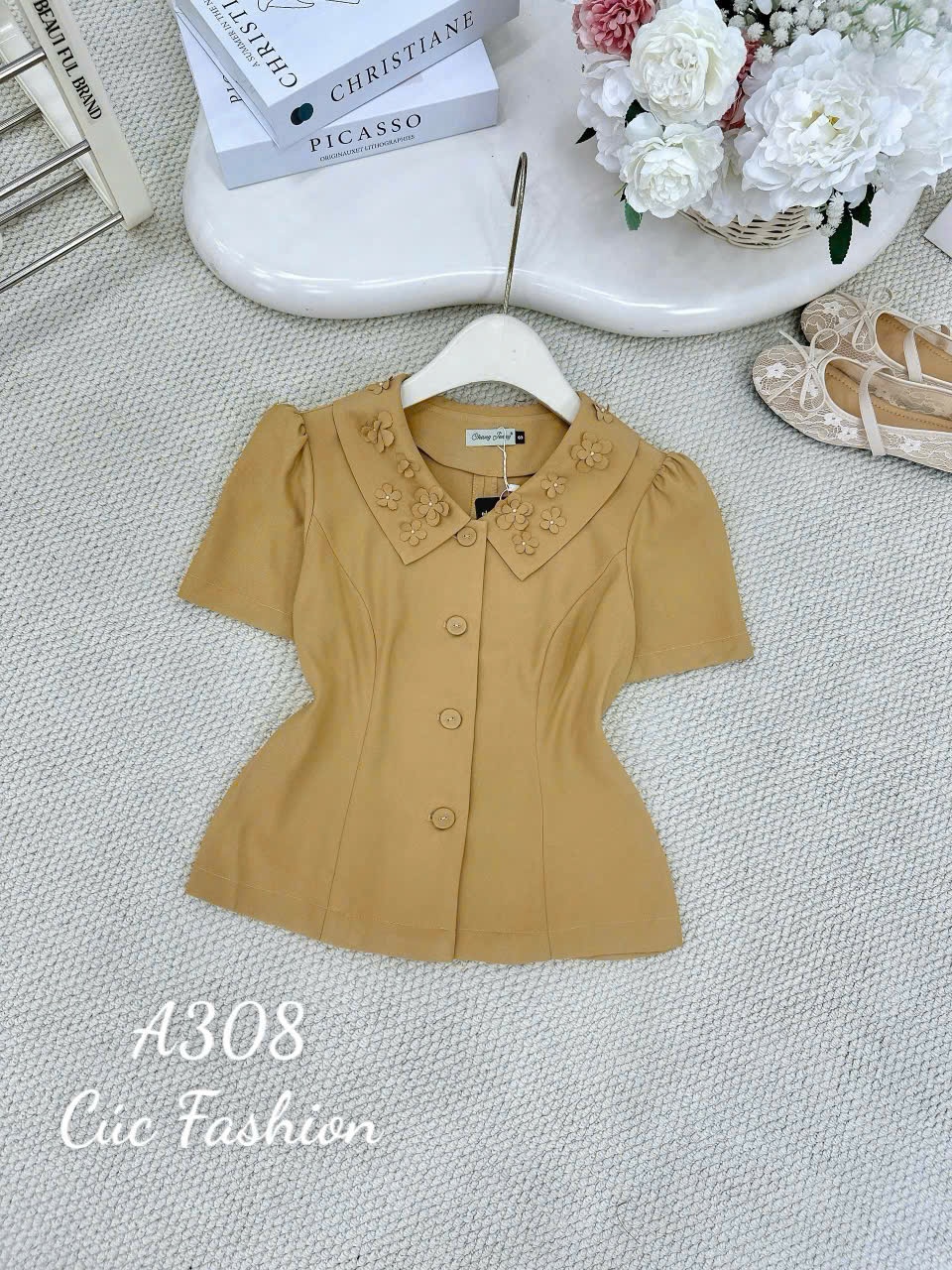 A308 Áo ký giả cố đính hoa nhí