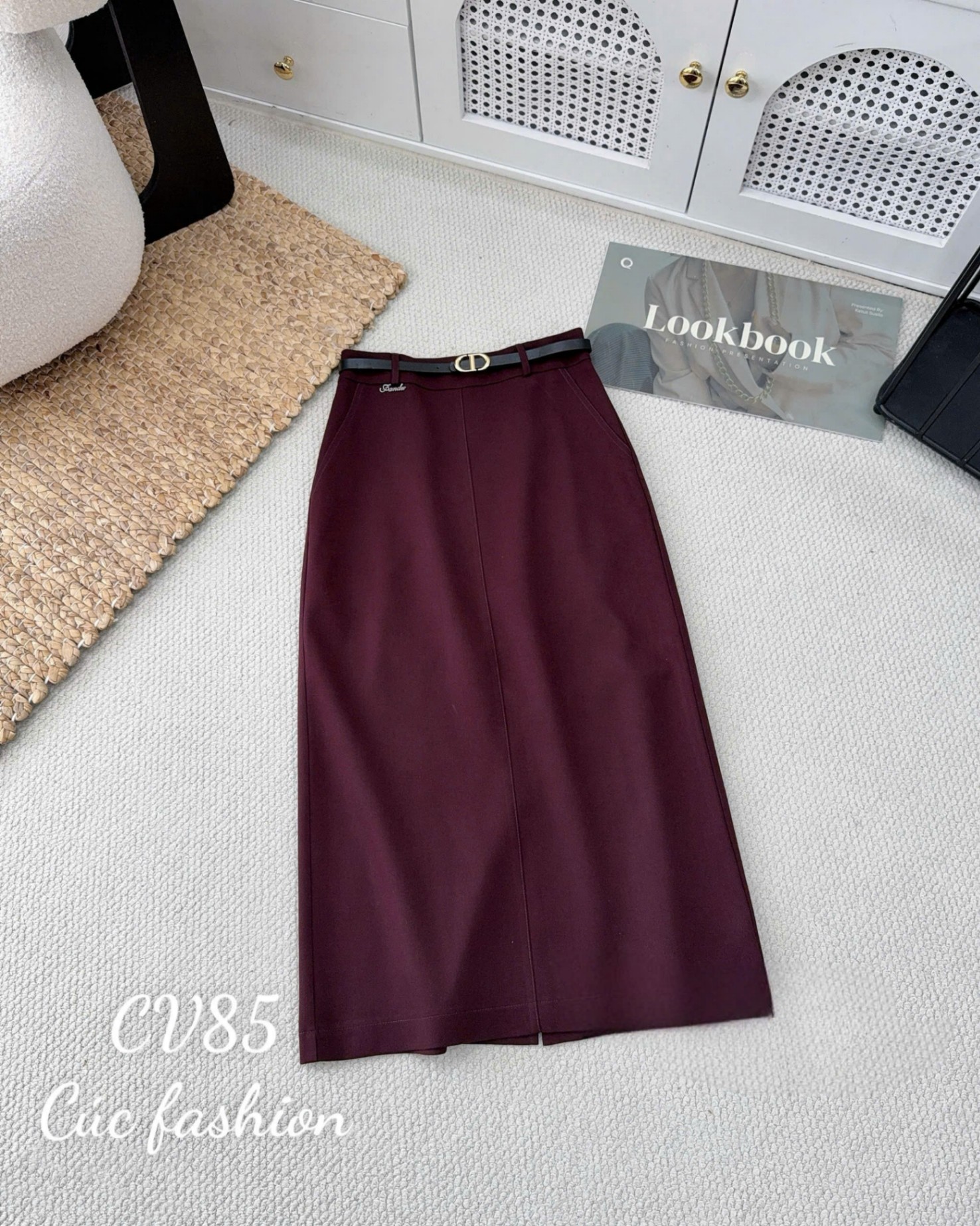 CV85 Chân váy A đính chữ