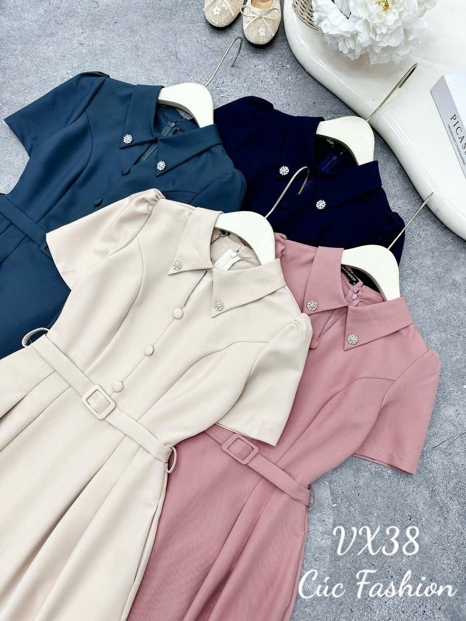 VX38 Váy liền cổ đính đá
