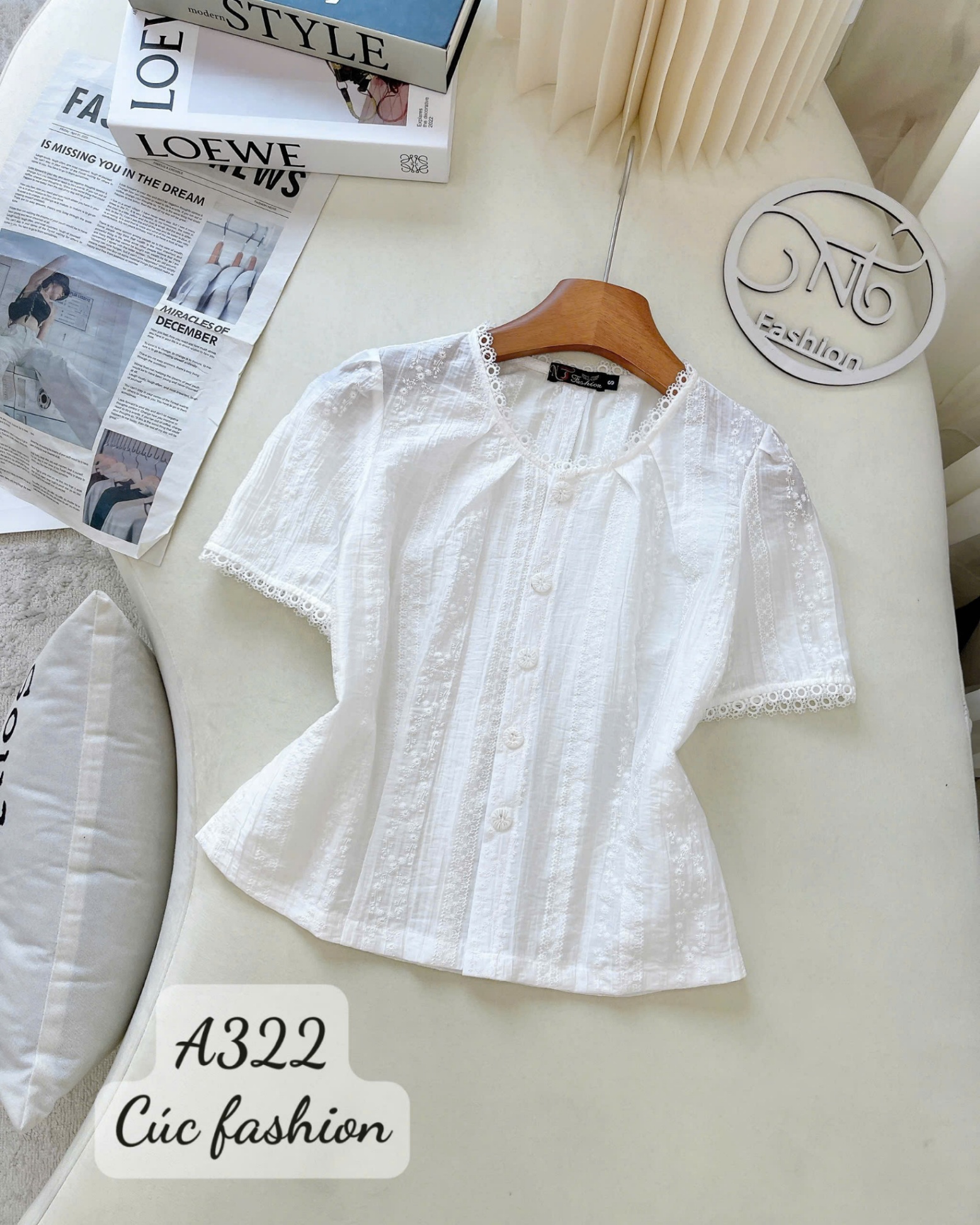A322 Áo sơ mi họa tiết cổ tròn