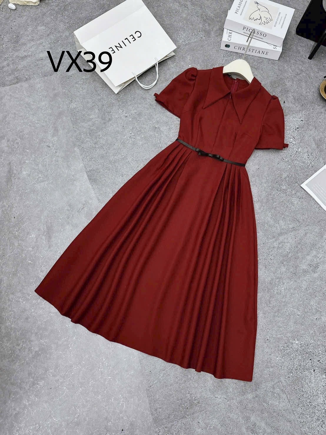VX39 Váy liền cổ nhọn tay nơ