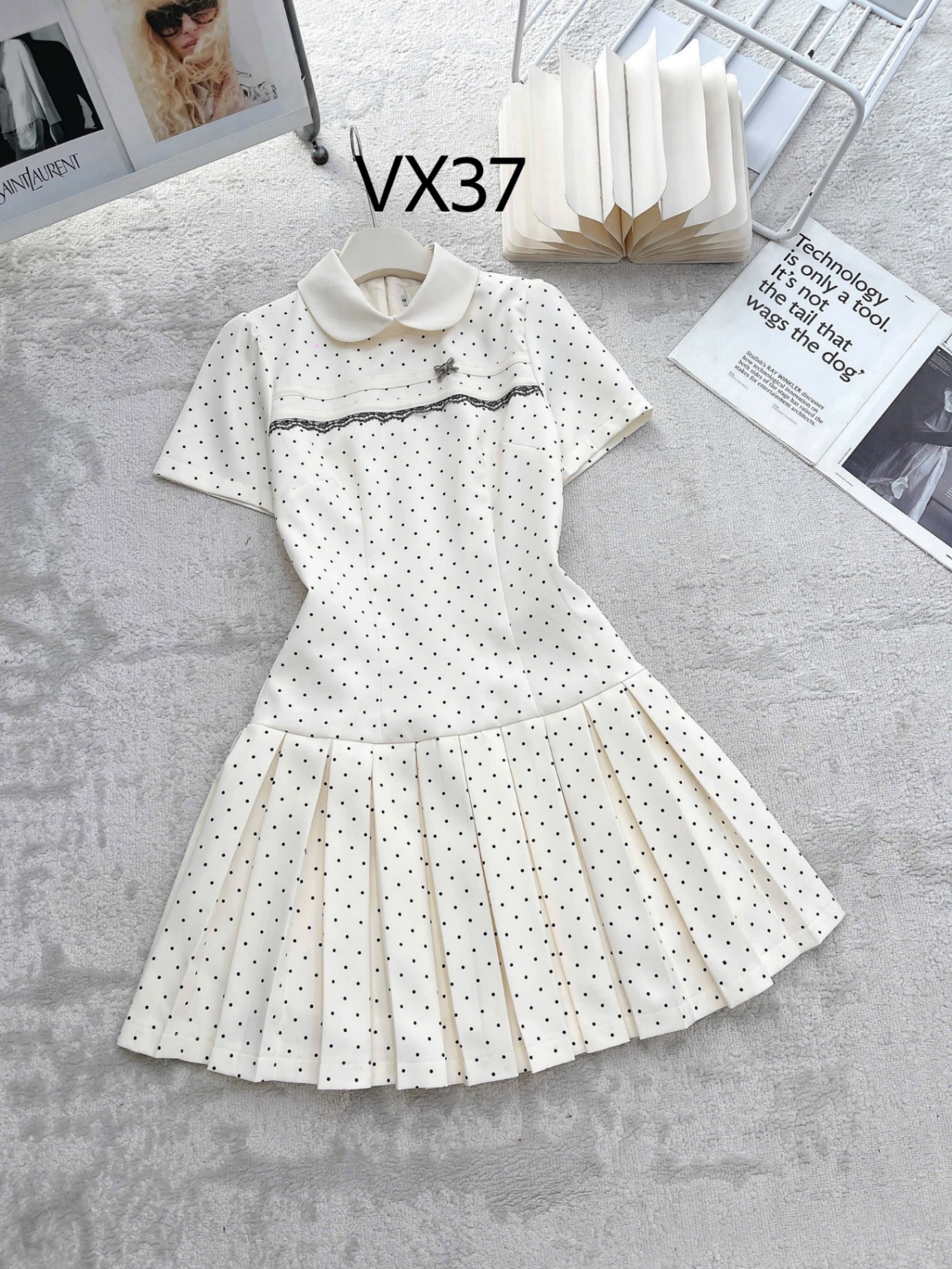 VX37 Váy liền cổ sen xòe ly