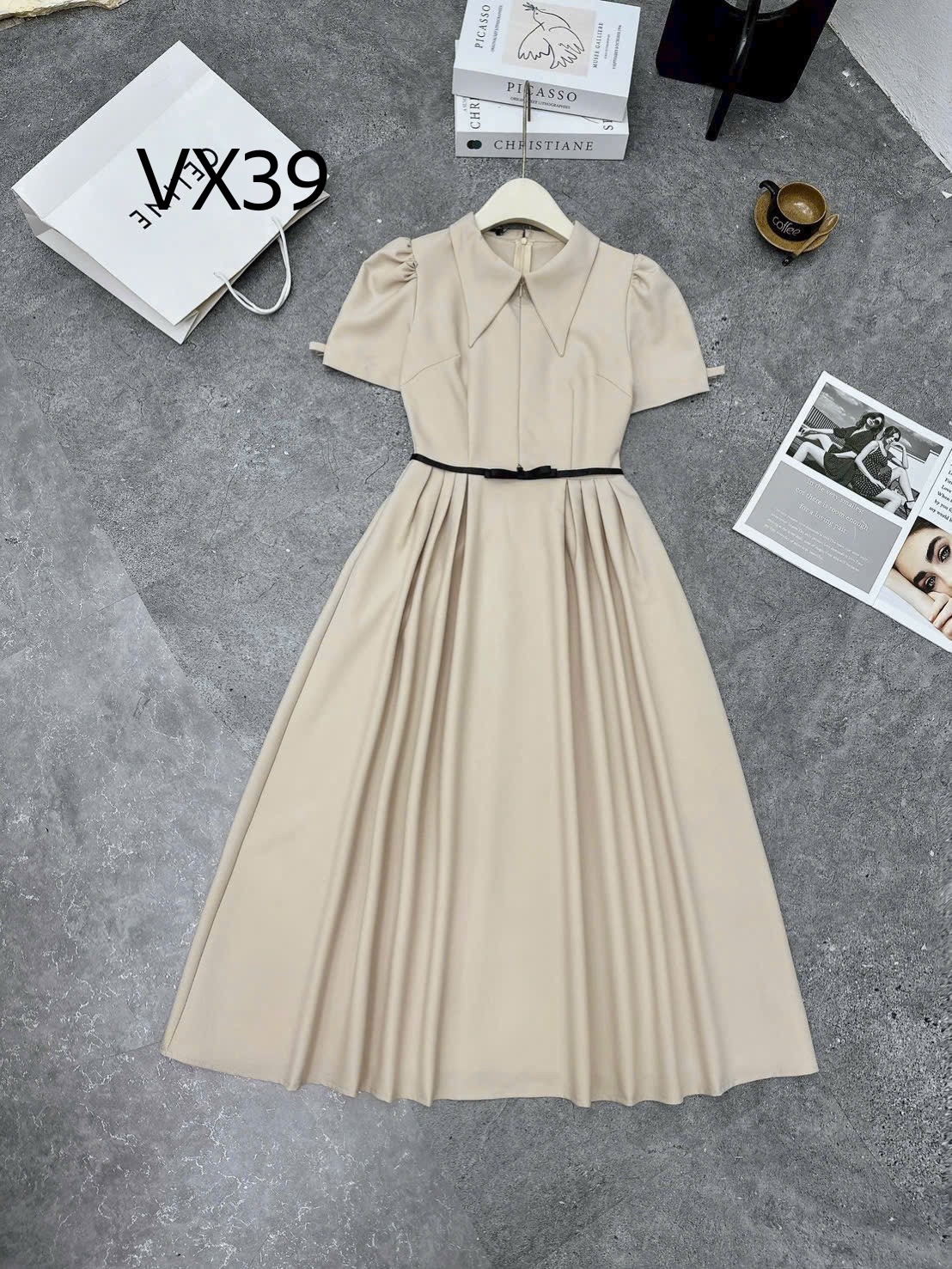 VX39 Váy liền cổ nhọn tay nơ