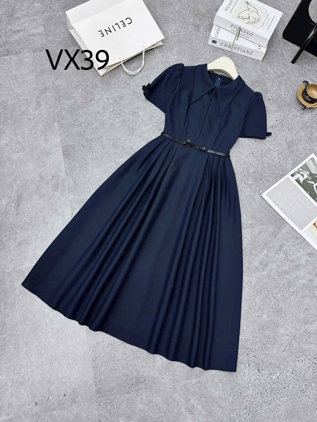 VX39 Váy liền cổ nhọn tay nơ