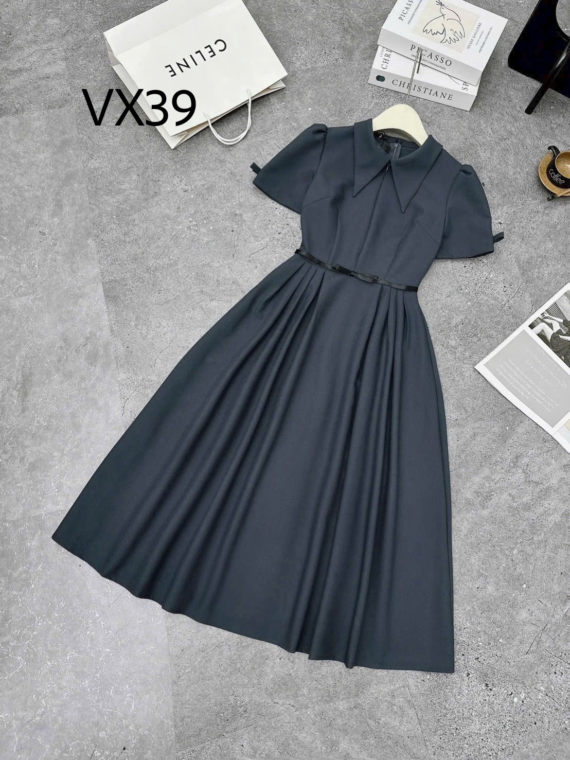 VX39 Váy liền cổ nhọn tay nơ