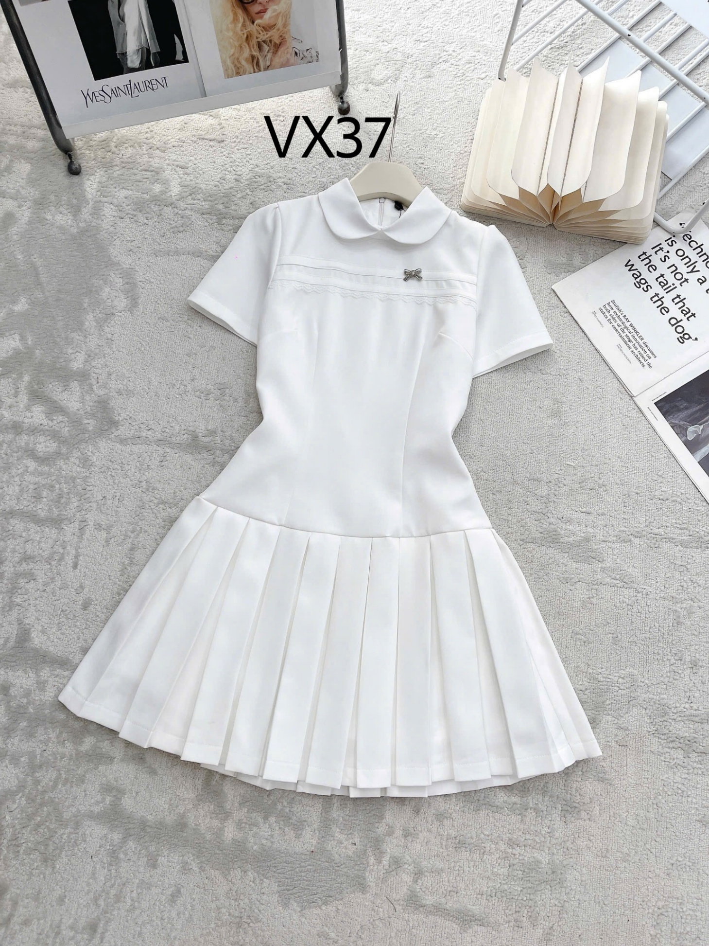 VX37 Váy liền cổ sen xòe ly