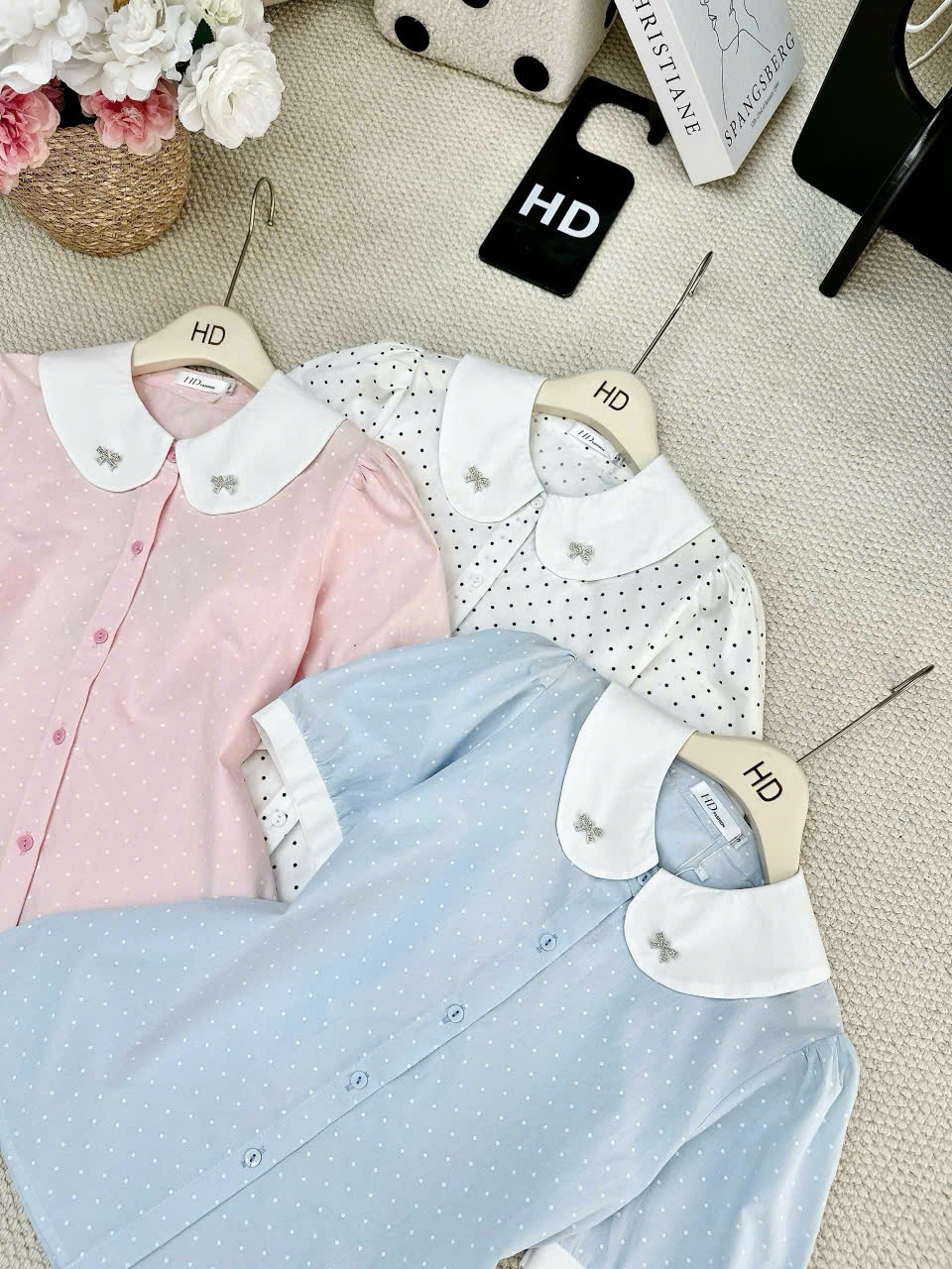 A333 Áo sơ mi chấm bi tag nơ