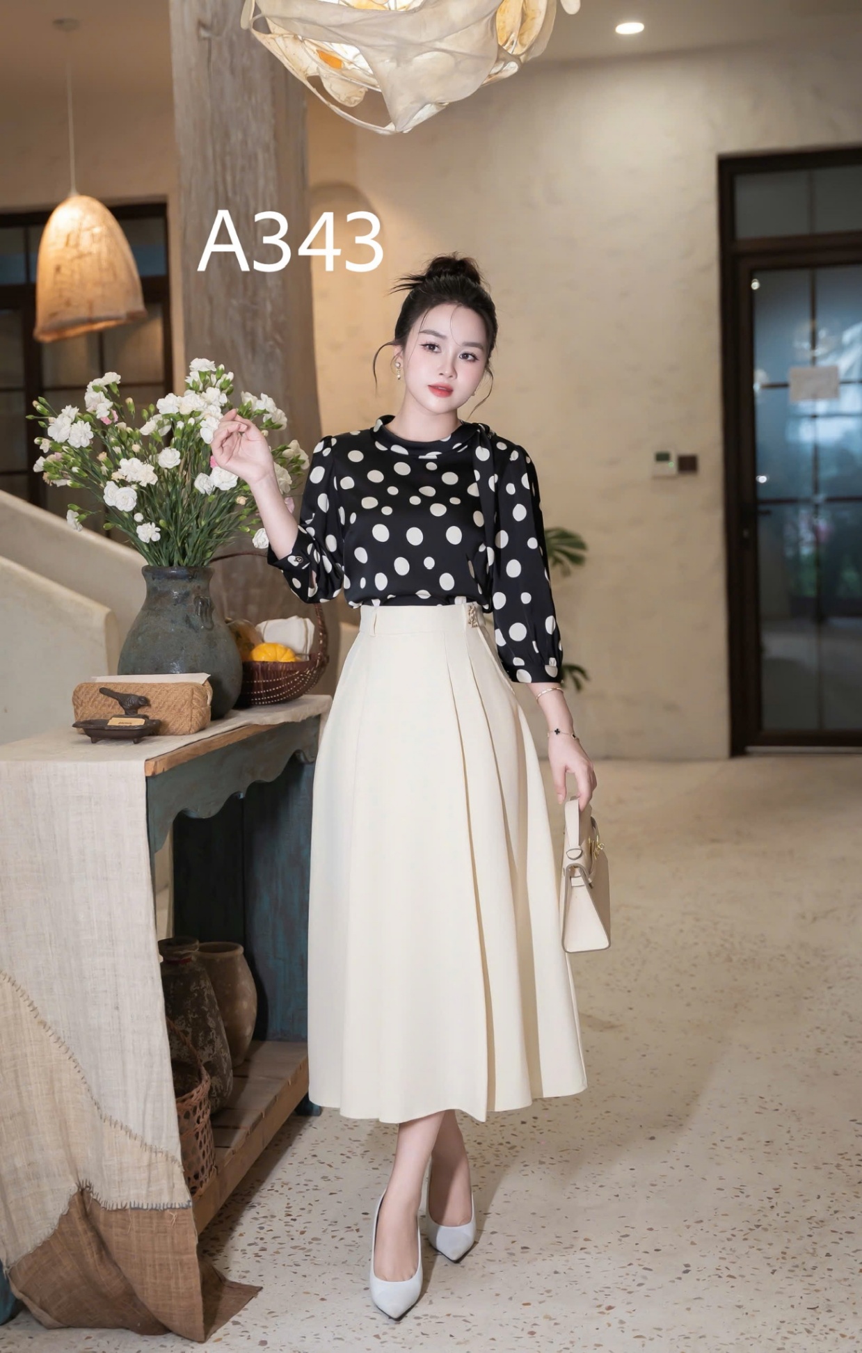A343 Áo chấm bi tay lỡ nơ lệch
