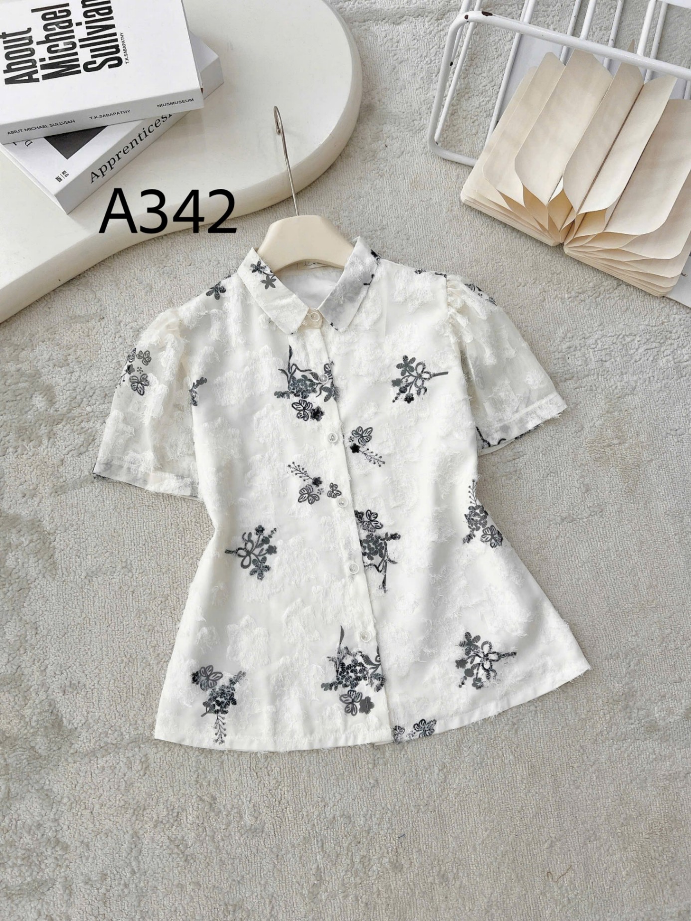 A342 Áo sơ mi hoa lá