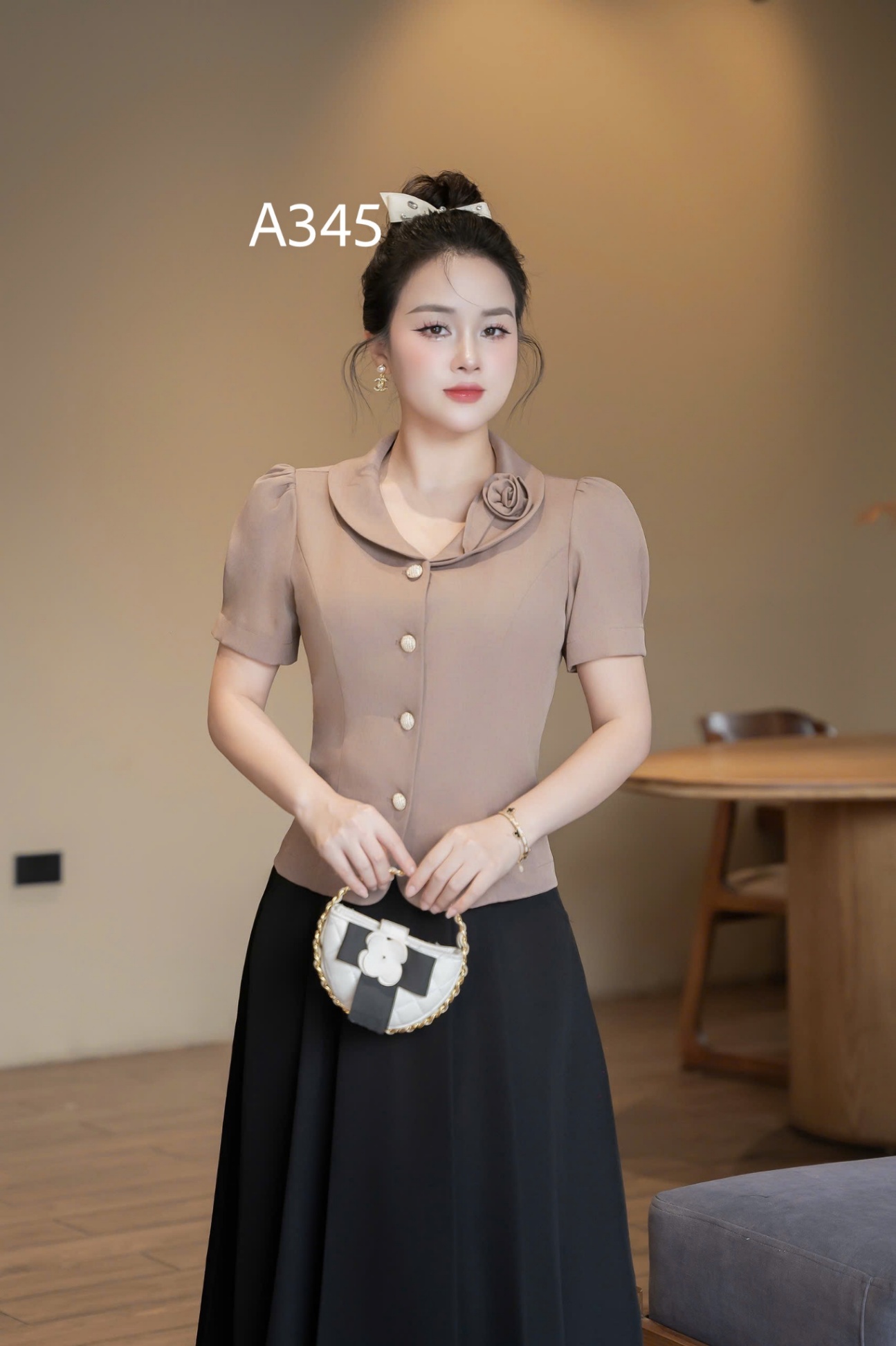 A345 Áo kí giả cổ hoa