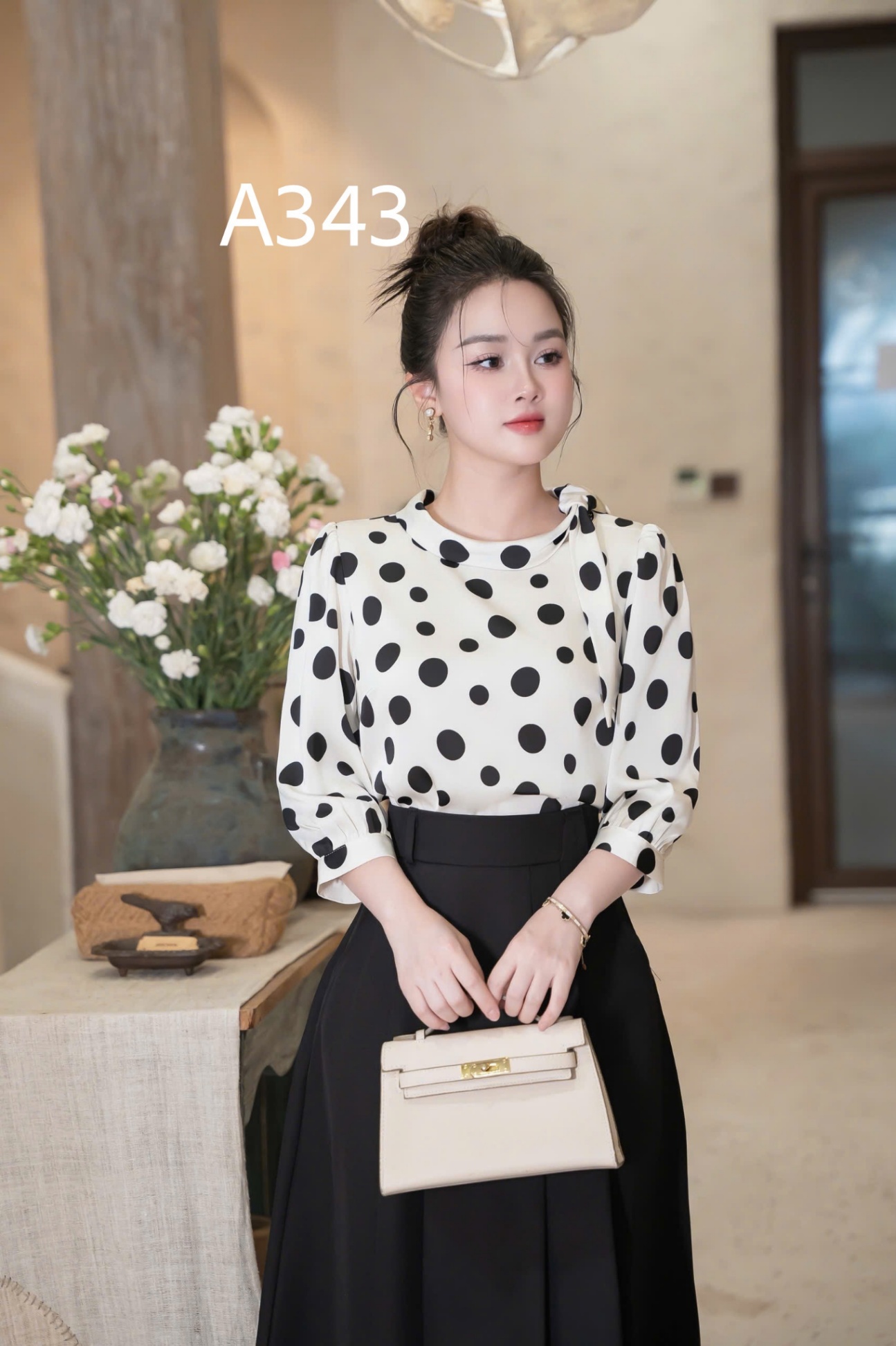 A343 Áo chấm bi tay lỡ nơ lệch