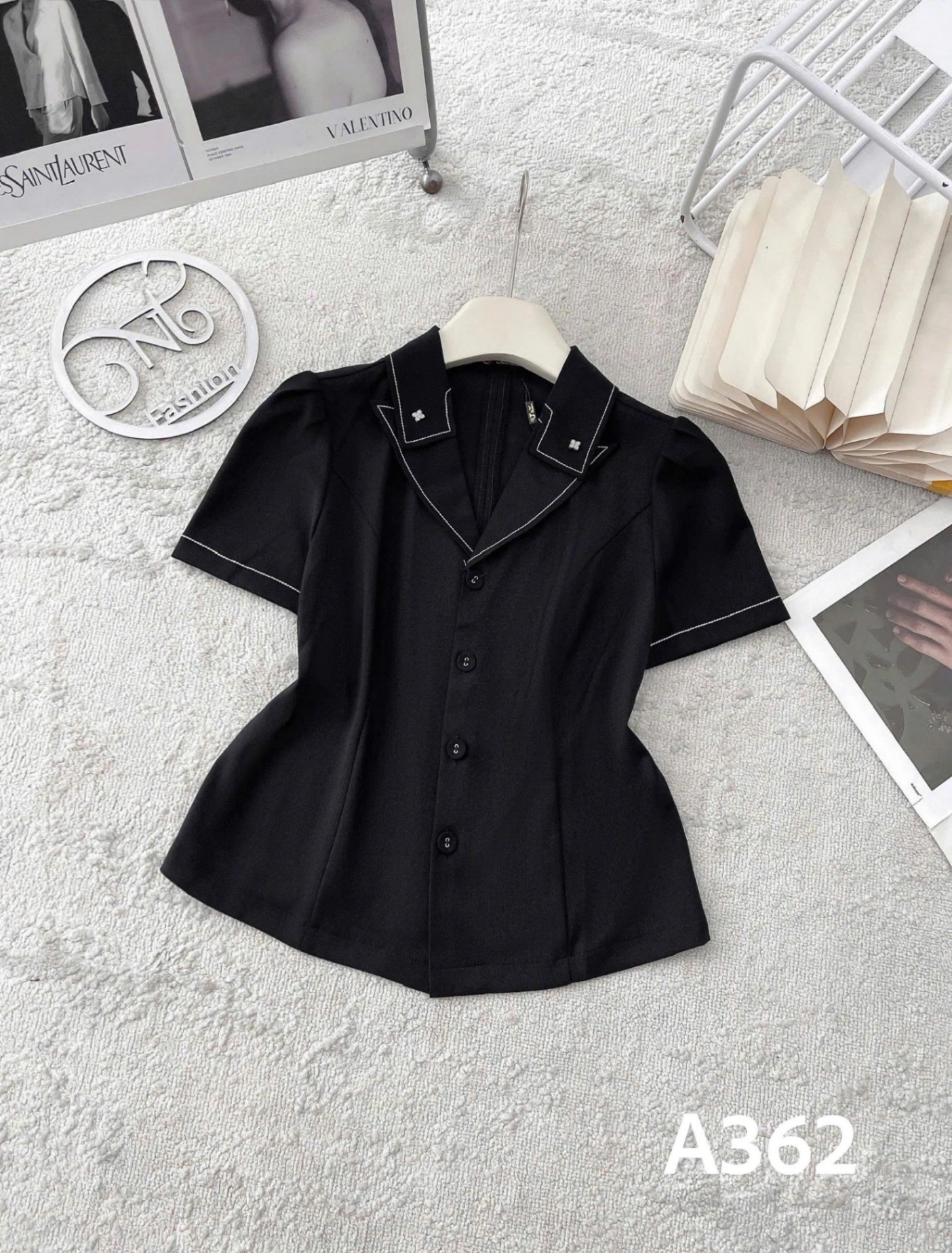 A362 Áo cổ xẻ viền chỉ