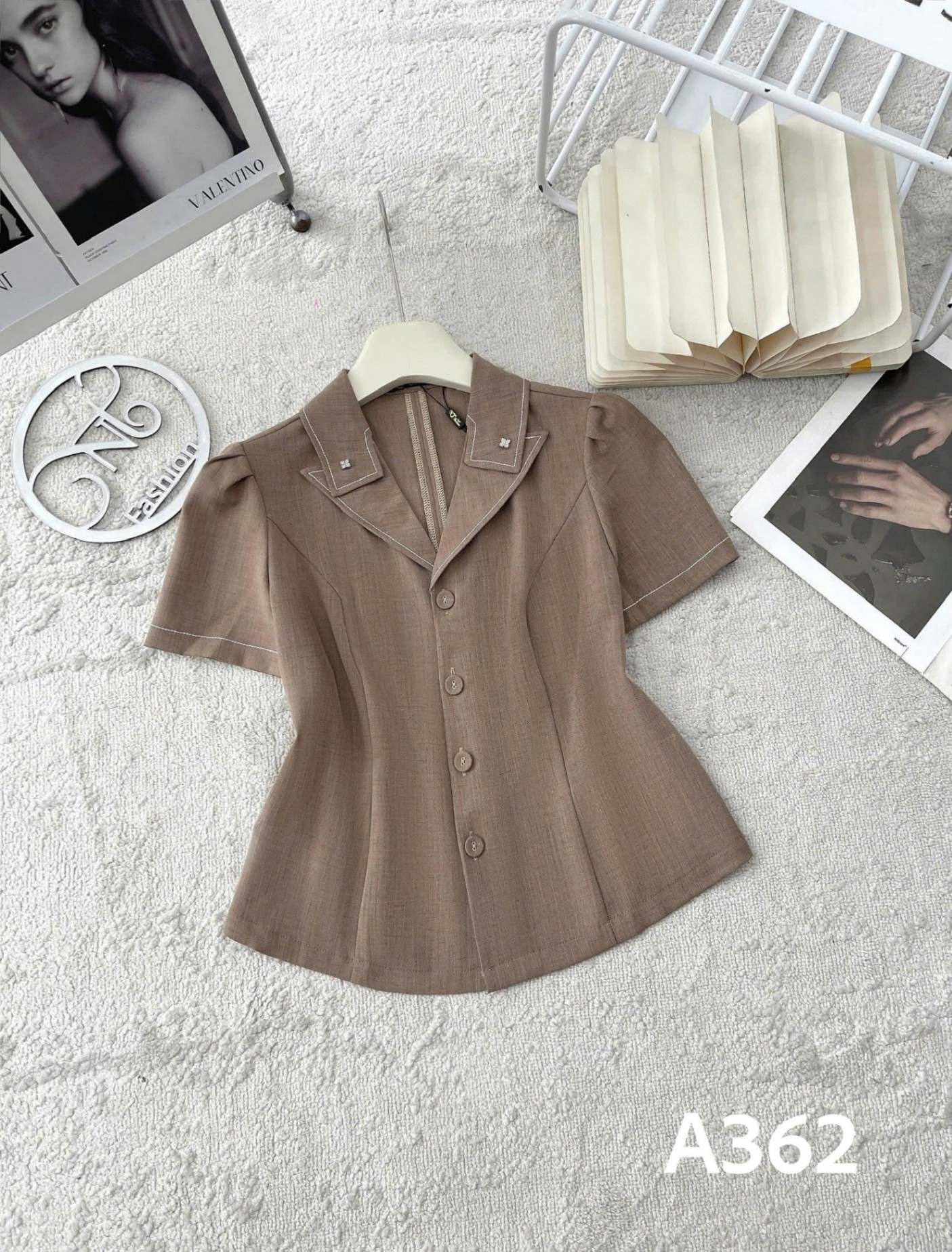 A362 Áo cổ xẻ viền chỉ