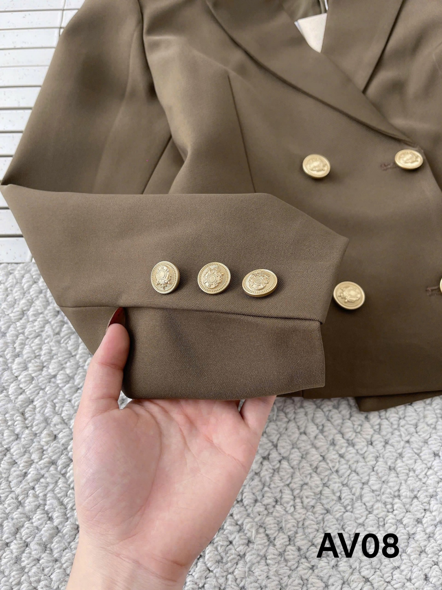 AV08 Áo vest lỡ 4 cúc vàng