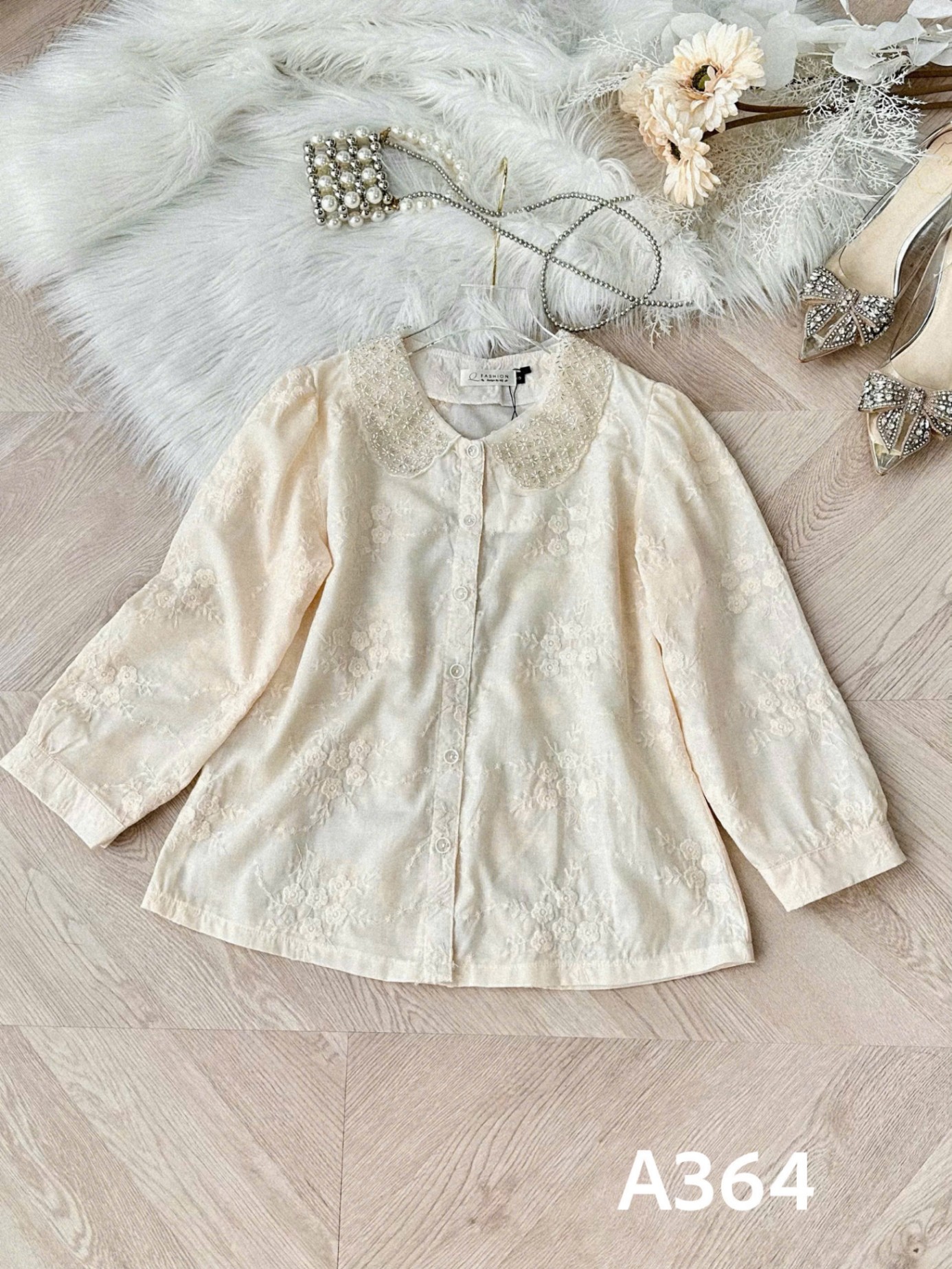 A364 Áo sơ mi thêu cổ cườm