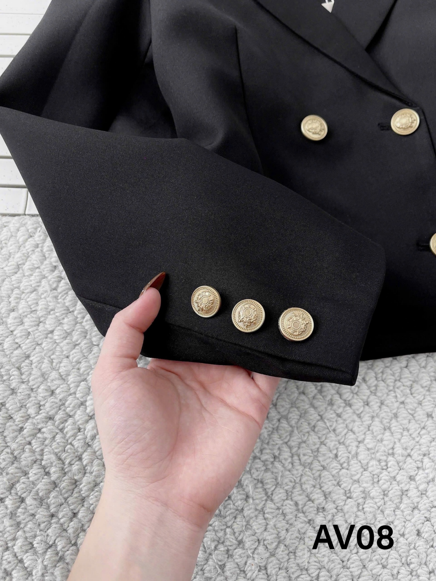 AV08 Áo vest lỡ 4 cúc vàng