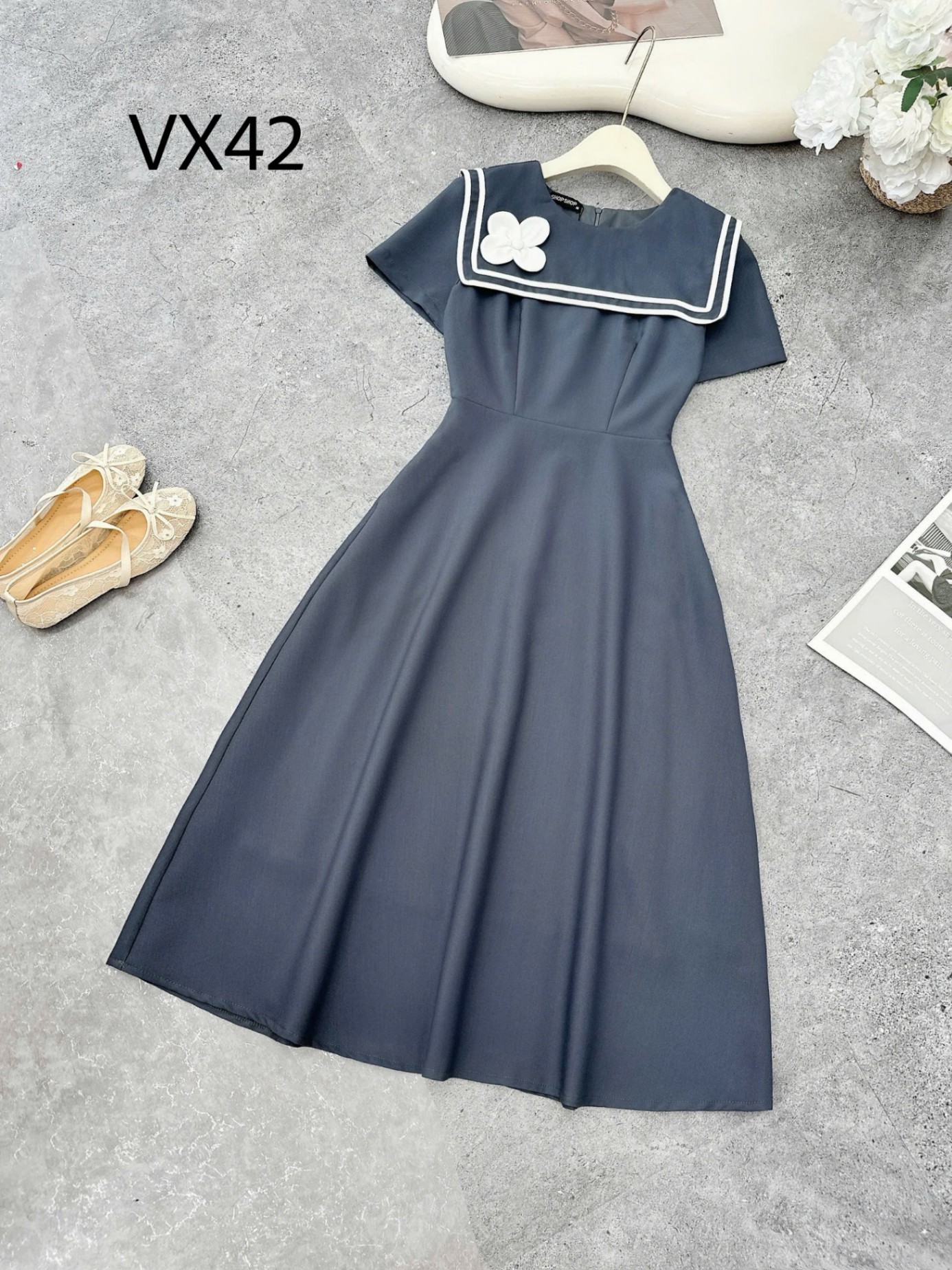 VX42 Váy liền cổ vuông viền tag hoa