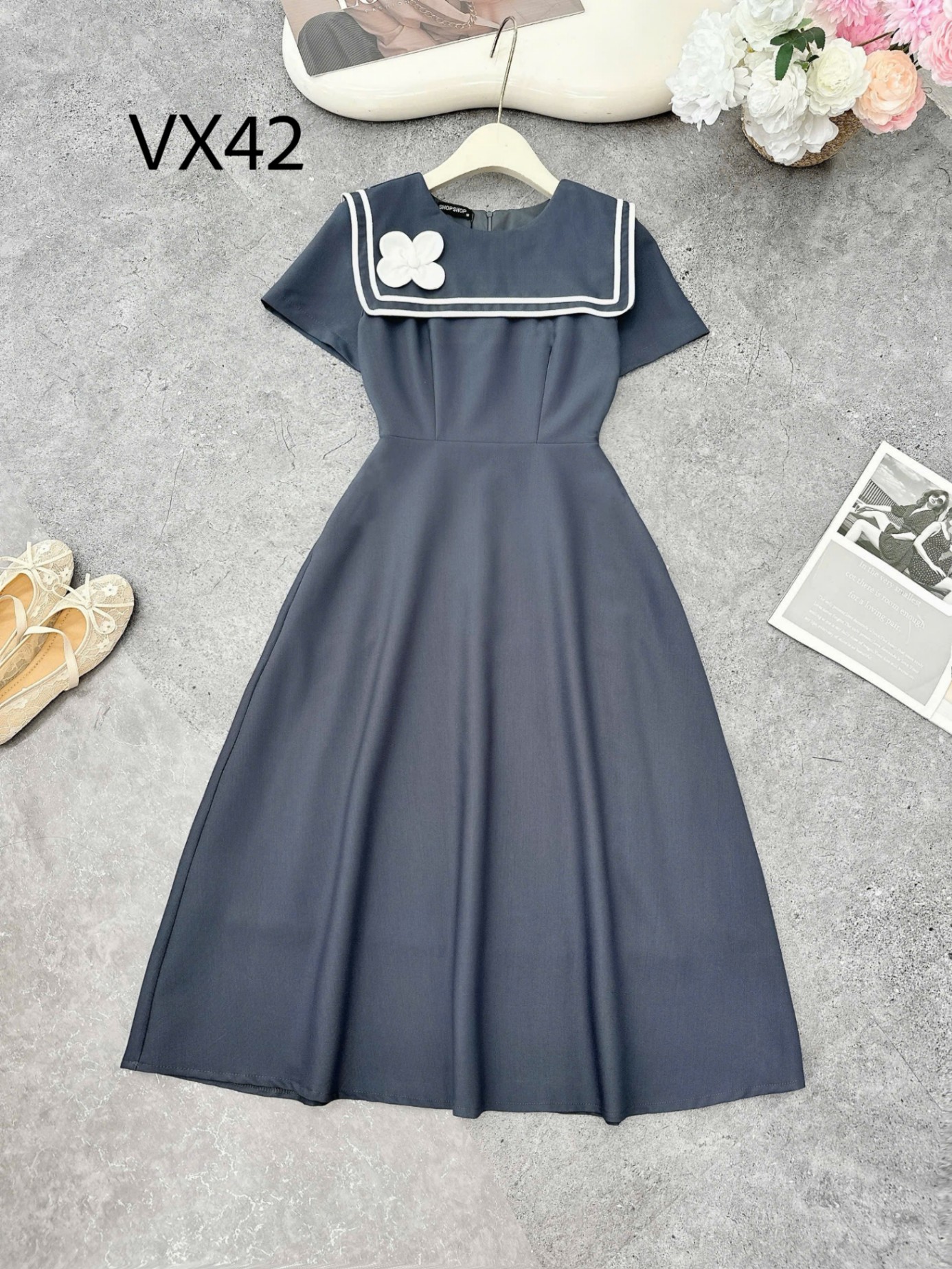 VX42 Váy liền cổ vuông viền tag hoa
