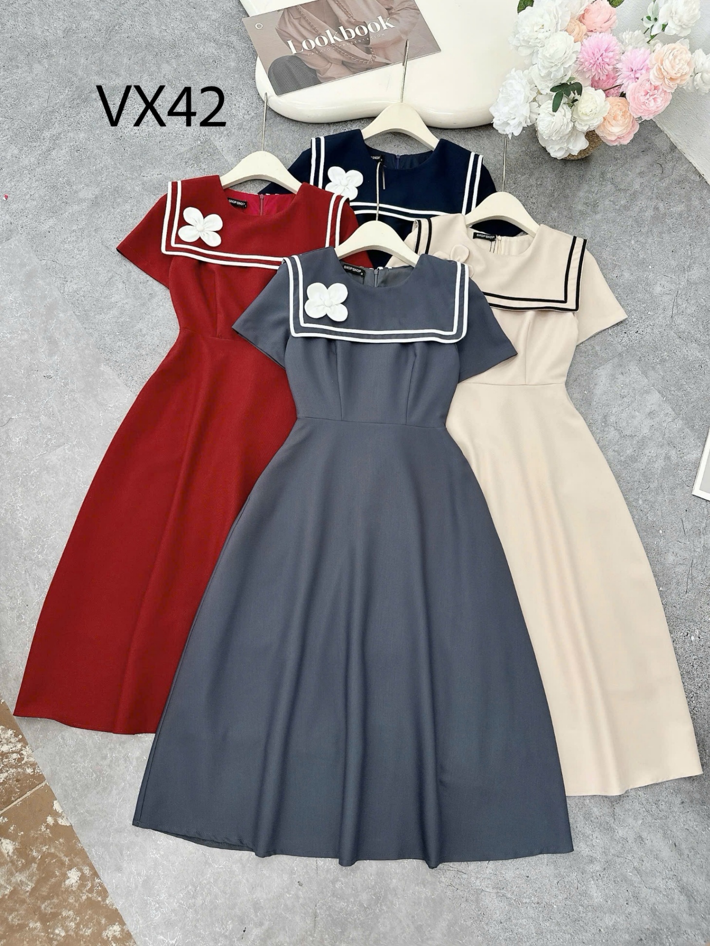 VX42 Váy liền cổ vuông viền tag hoa