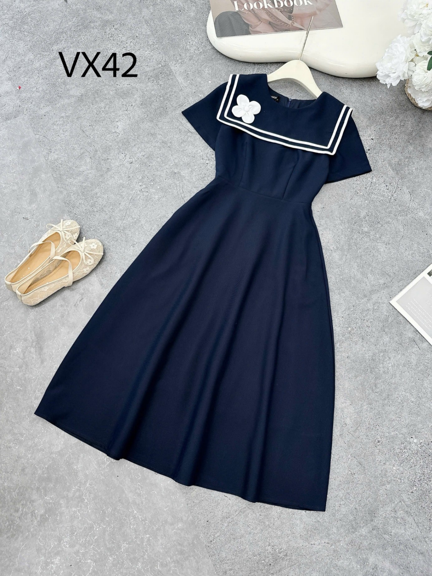 VX42 Váy liền cổ vuông viền tag hoa