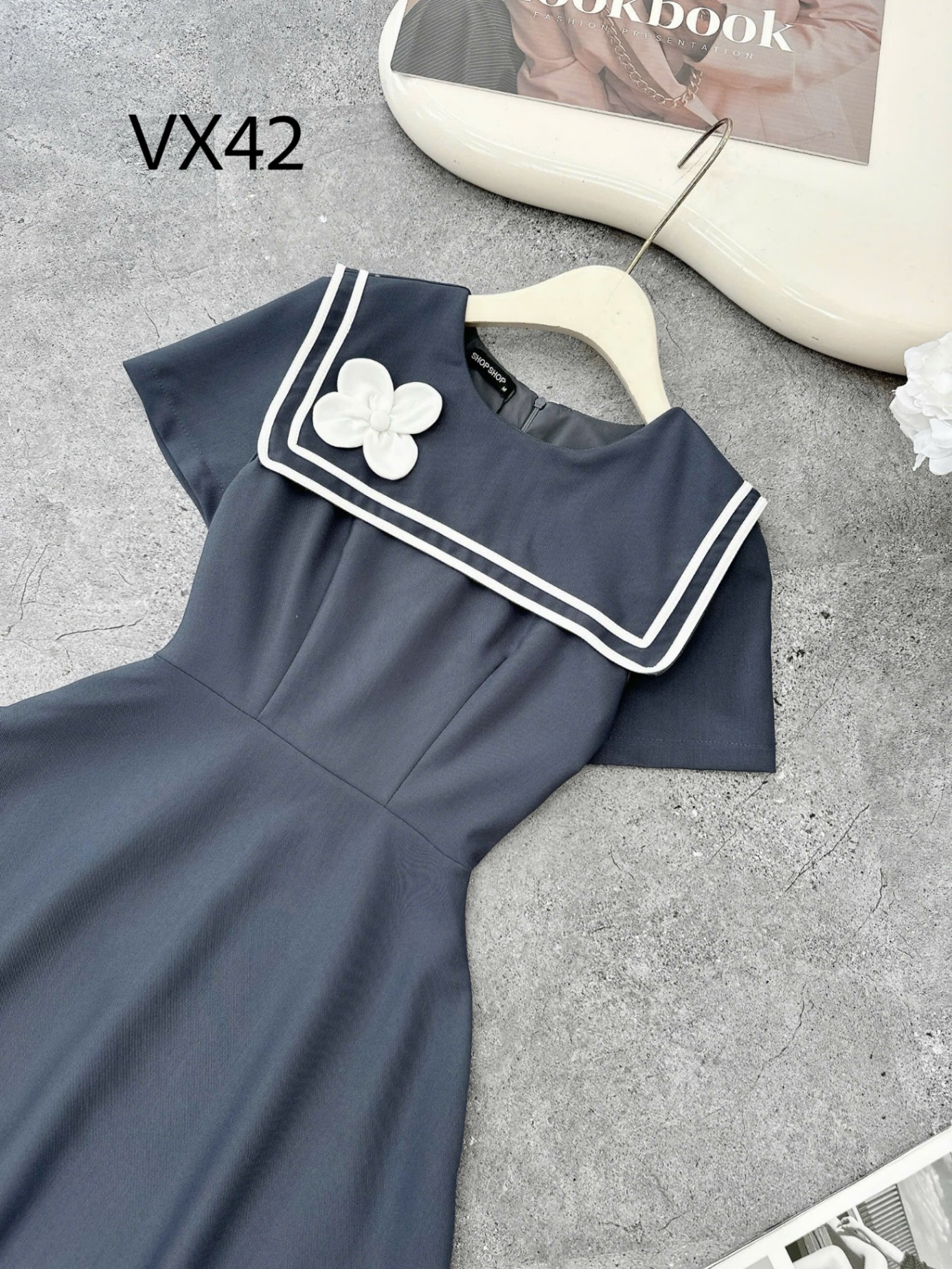 VX42 Váy liền cổ vuông viền tag hoa