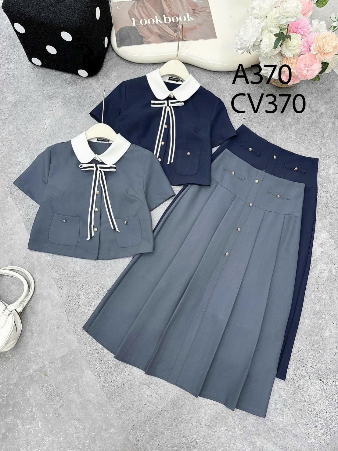 CV370 Chân váy dài xếp ly cúc vàng