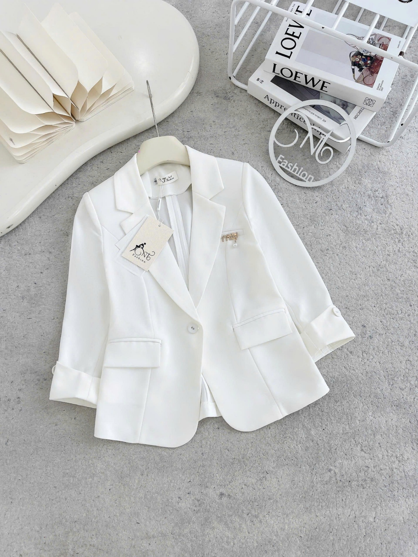 AV09 áo vest tag ngực miumiu