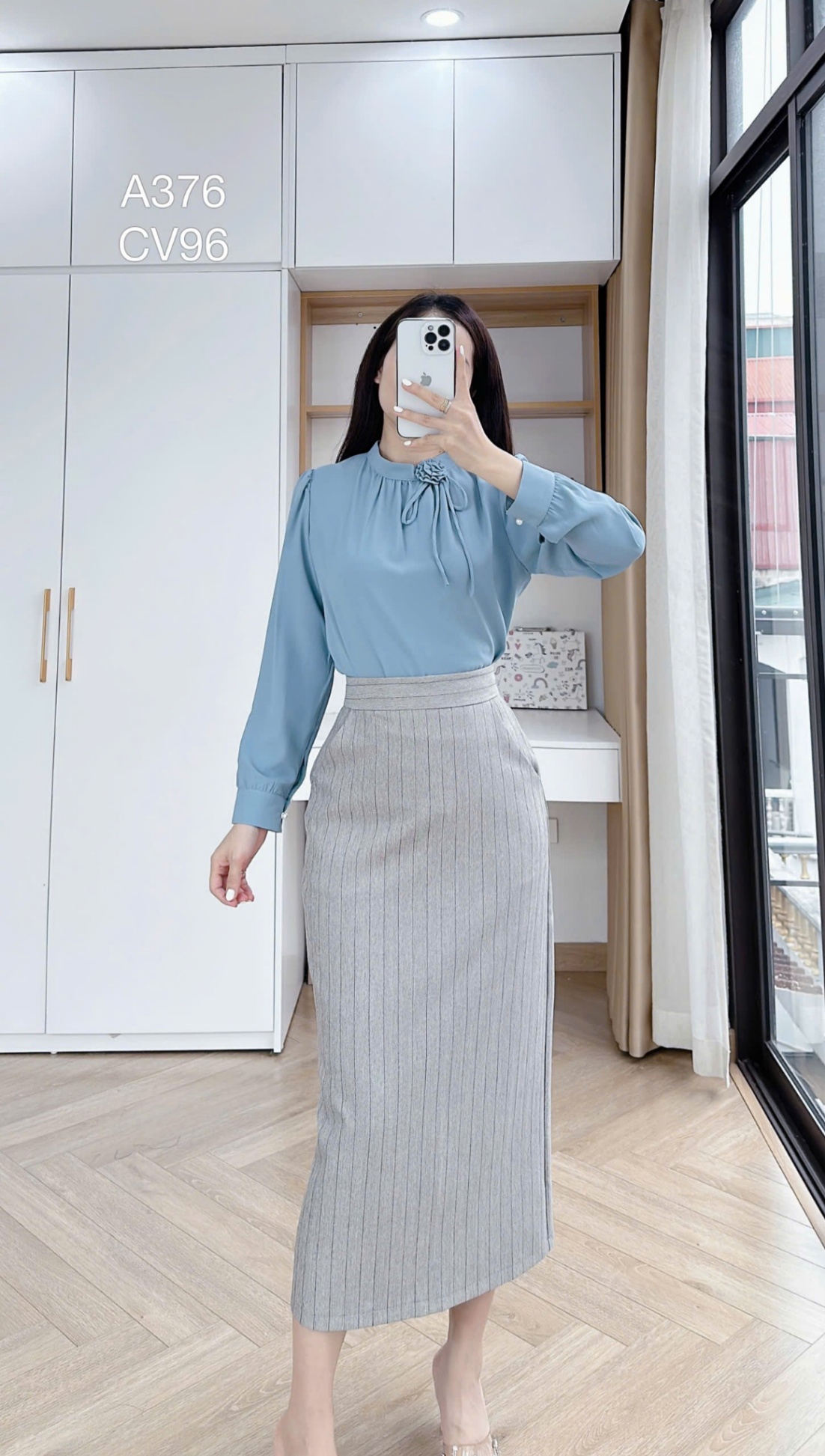 A376 áo dài tay cổ tròn hoa