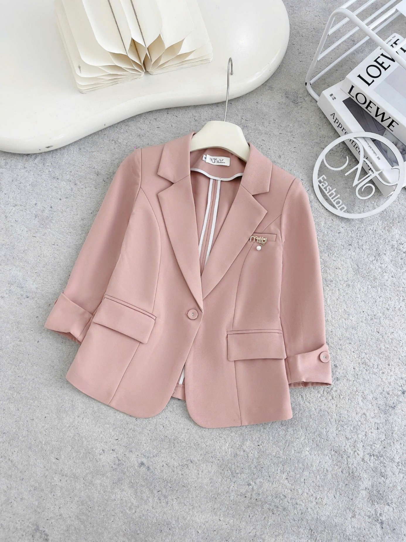 AV09 áo vest tag ngực miumiu