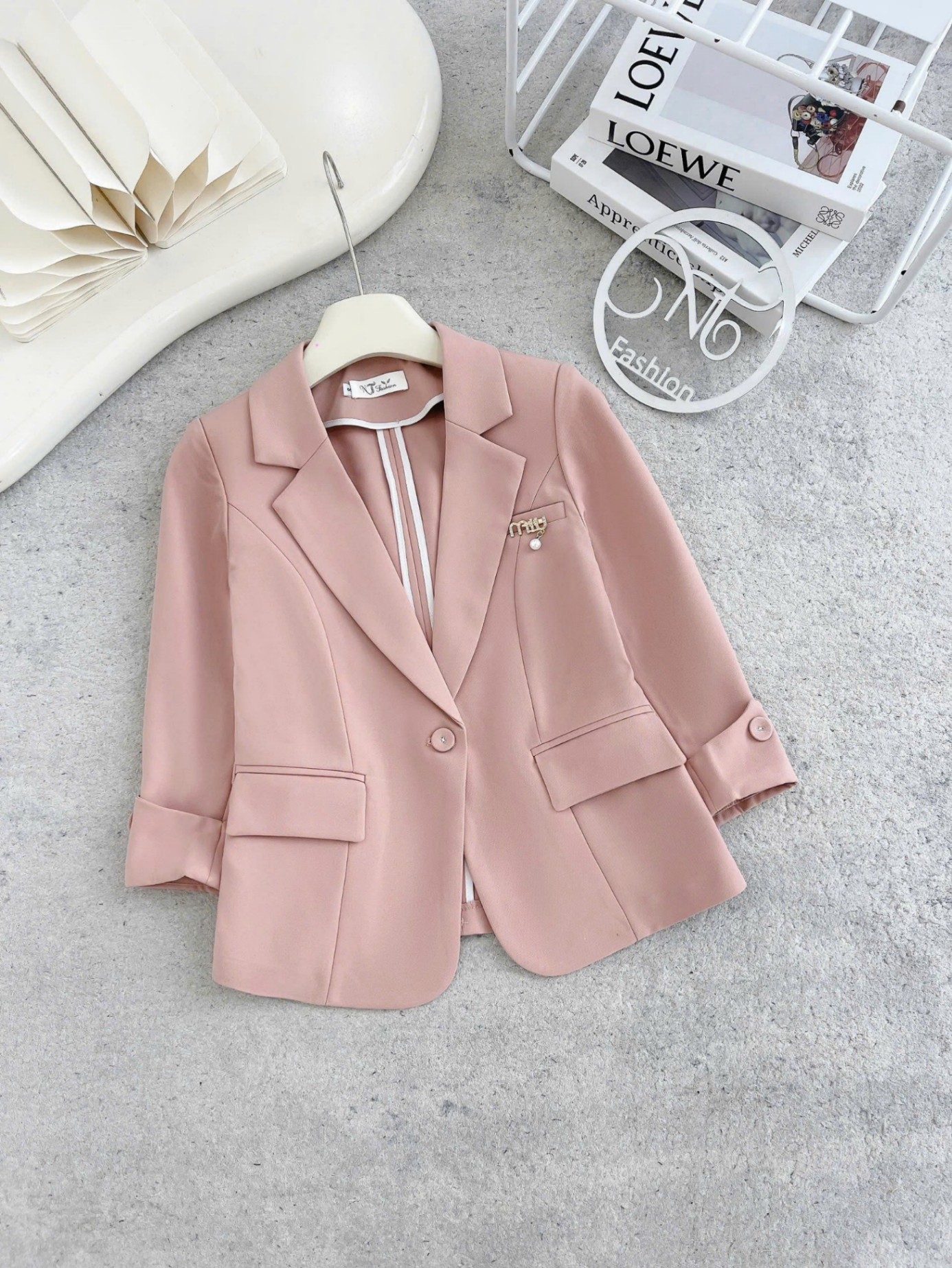 AV09 áo vest tag ngực miumiu