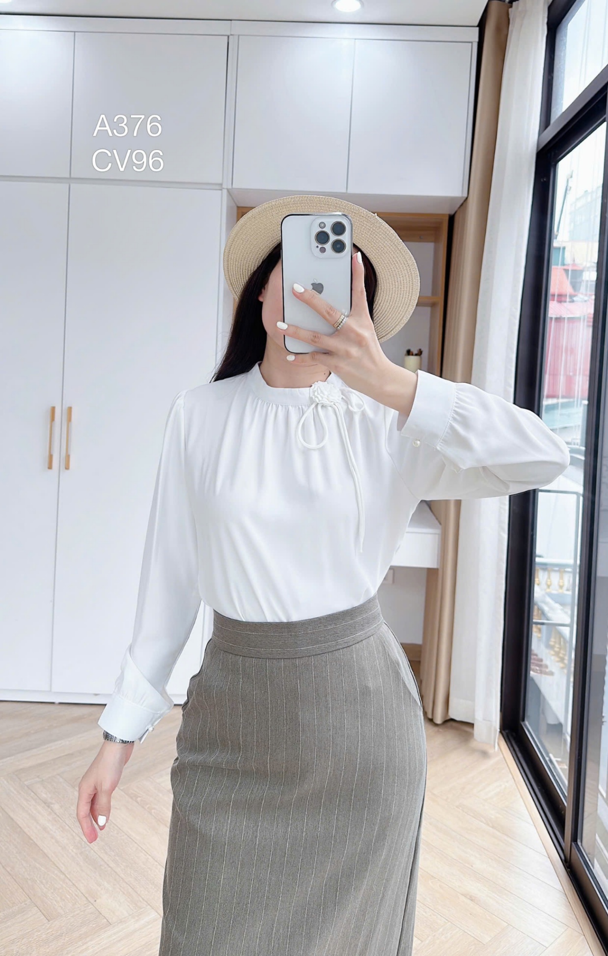 A376 áo dài tay cổ tròn hoa