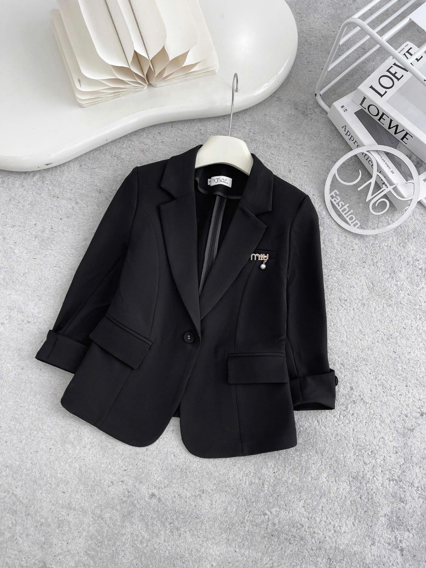 AV09 áo vest tag ngực miumiu