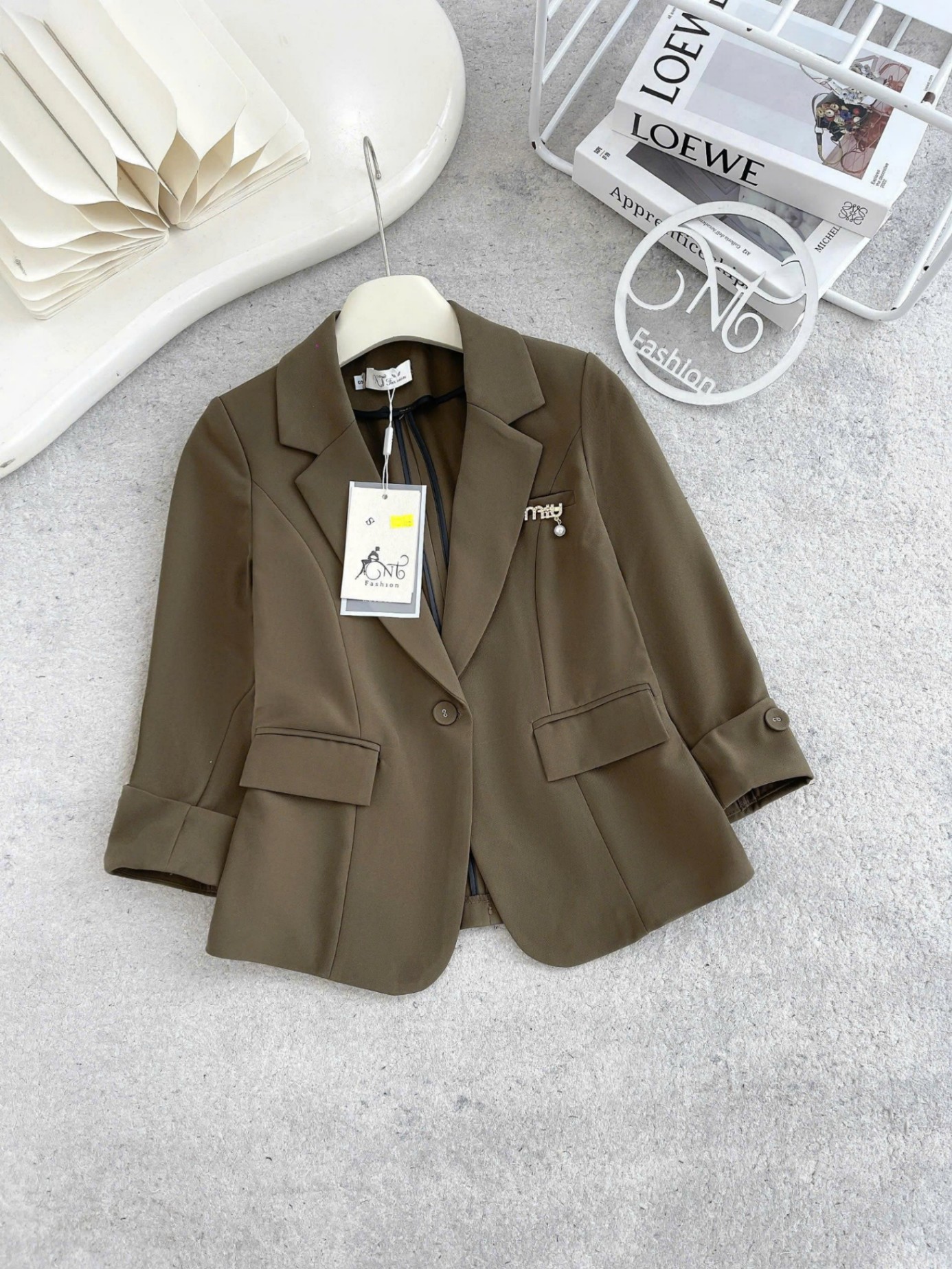 AV09 áo vest tag ngực miumiu