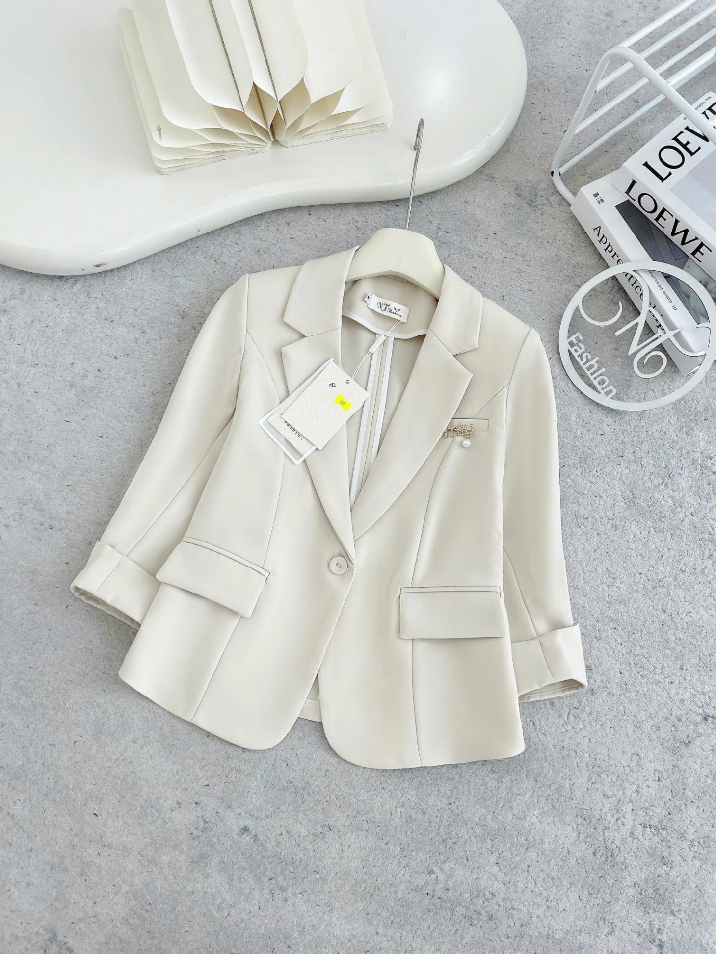 AV09 áo vest tag ngực miumiu