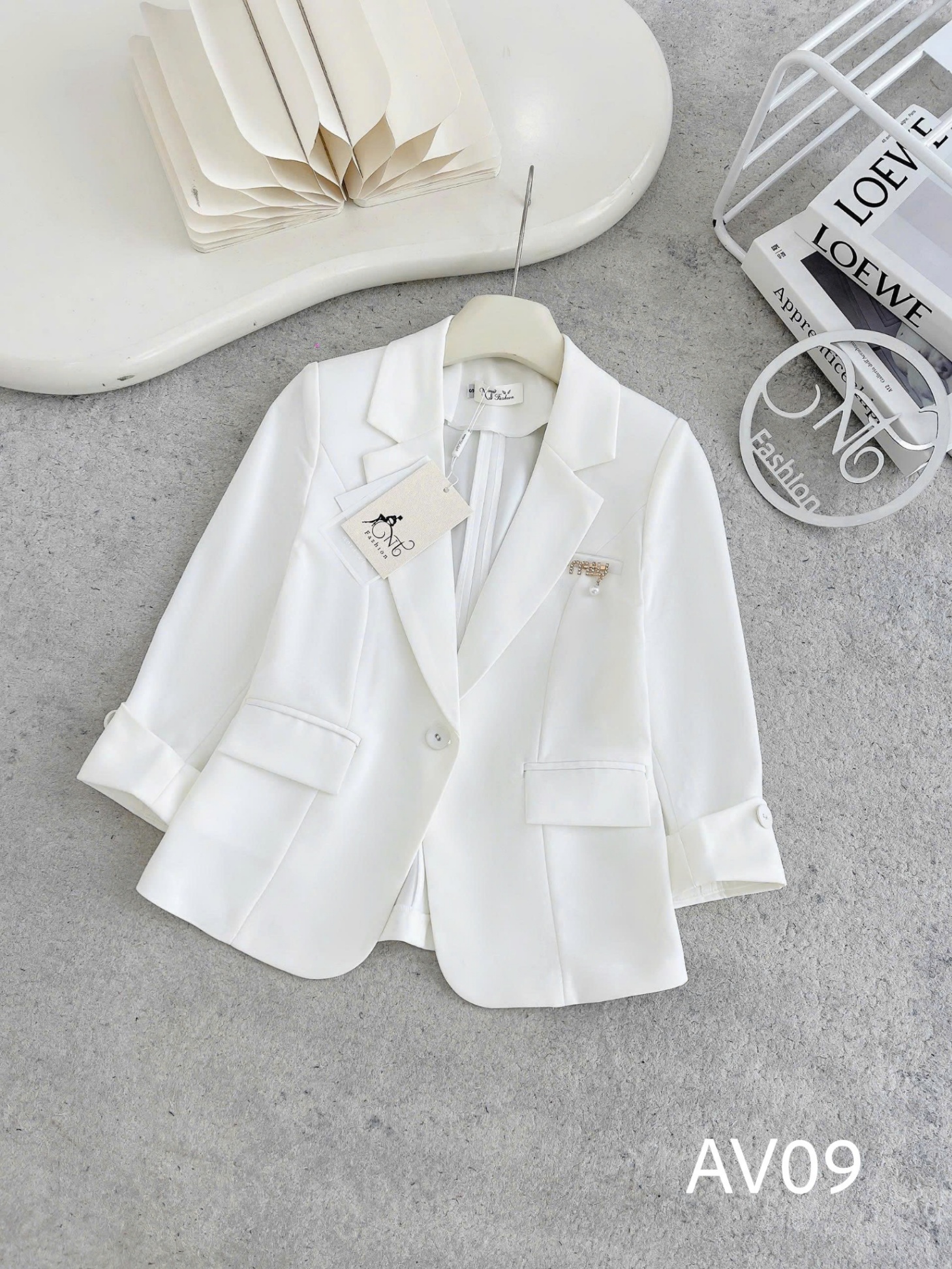 AV09 áo vest tag ngực miumiu