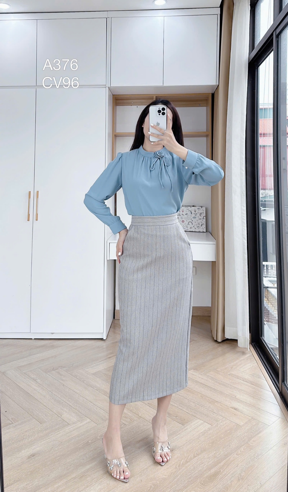 A376 áo dài tay cổ tròn hoa