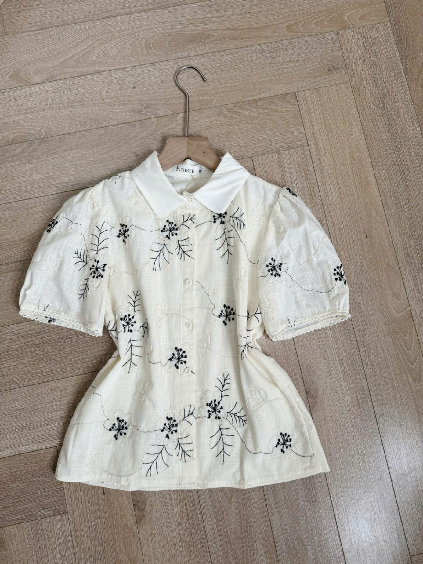 A387 Áo sơ mi hoa đen