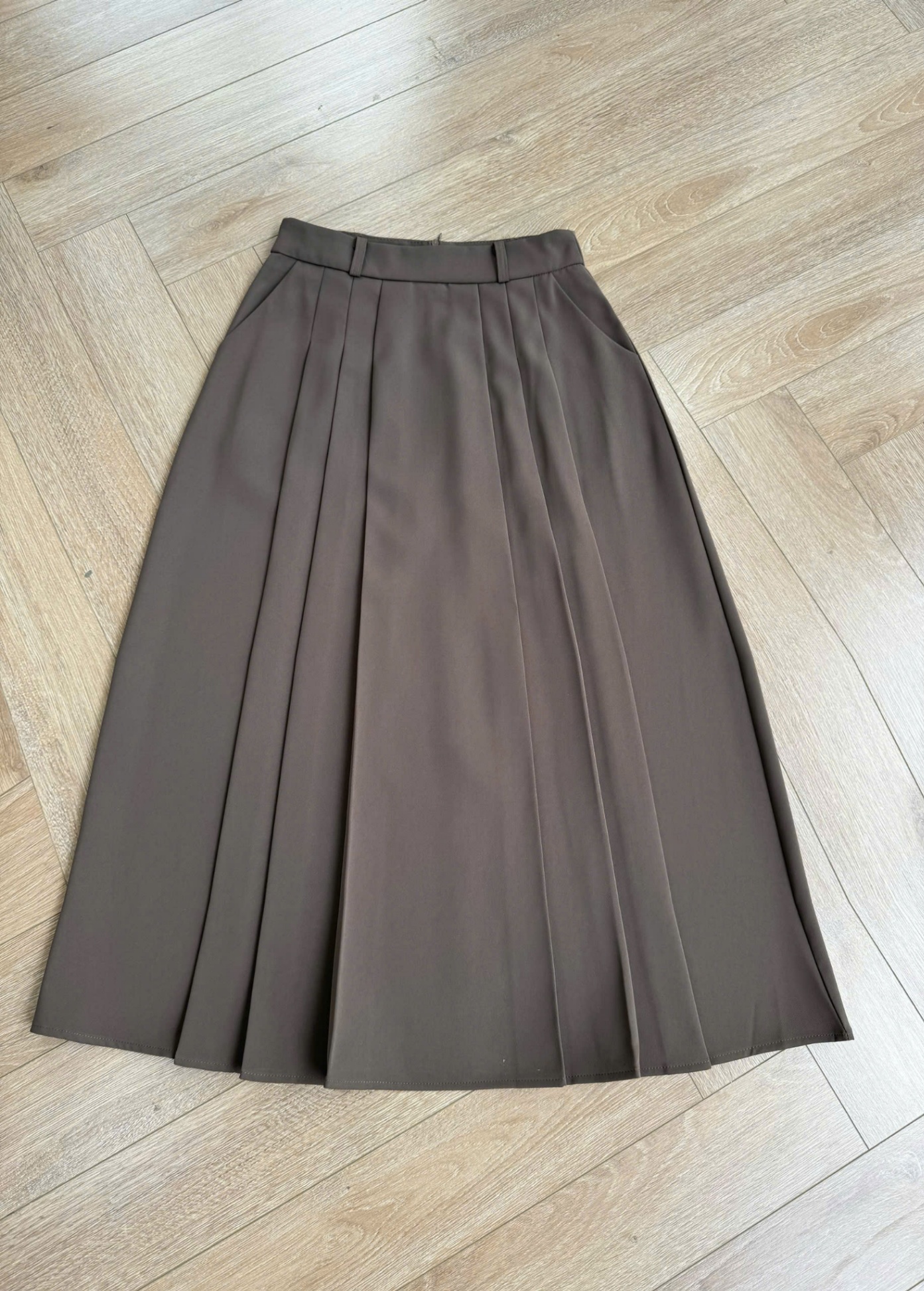 CV99 Chân váy xòe xếp ly dài 83cm